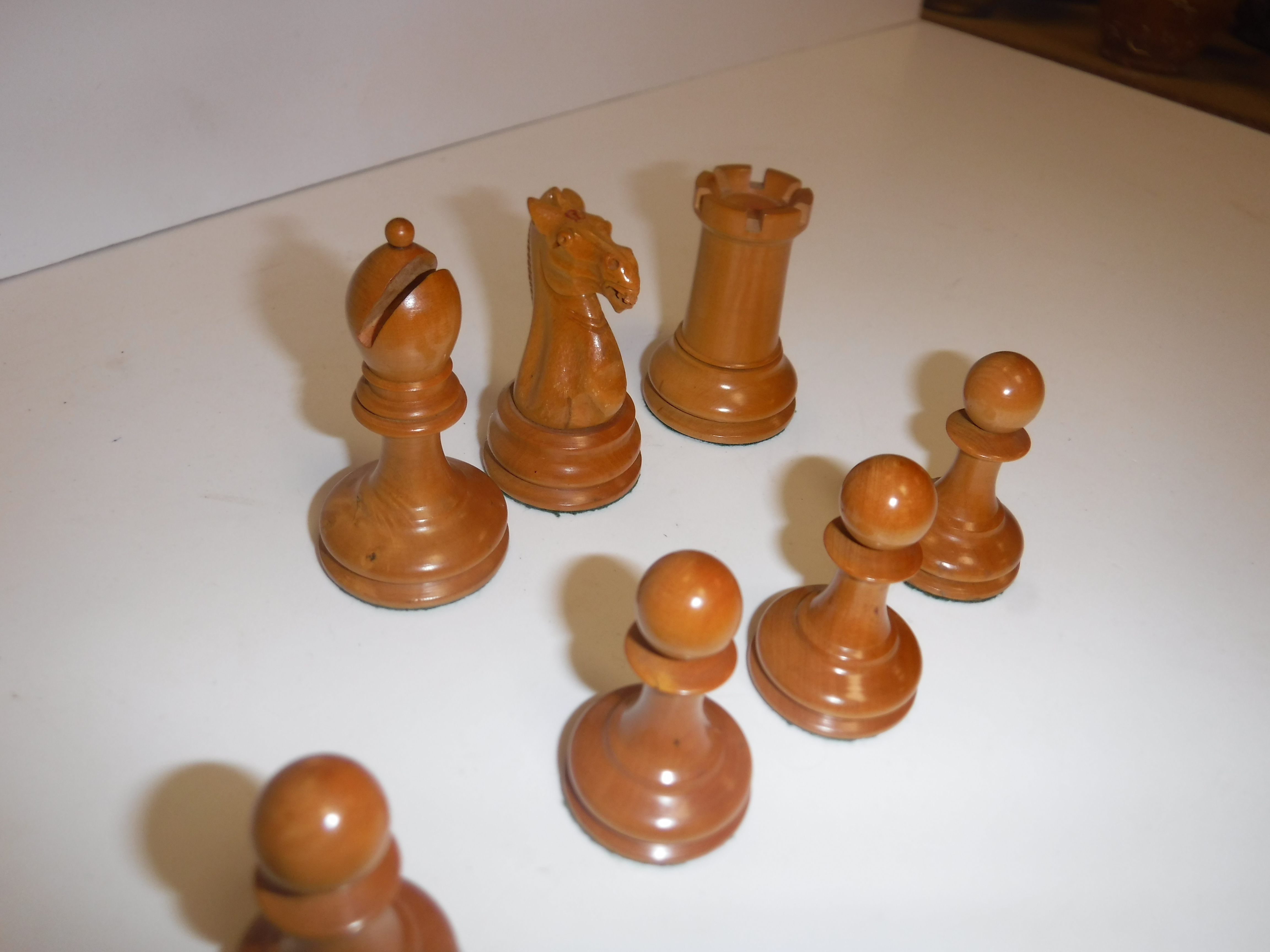 A Staunton chess set by Jacques & Son of London in boxwood and ebonised form (one rook with dog - Image 11 of 25