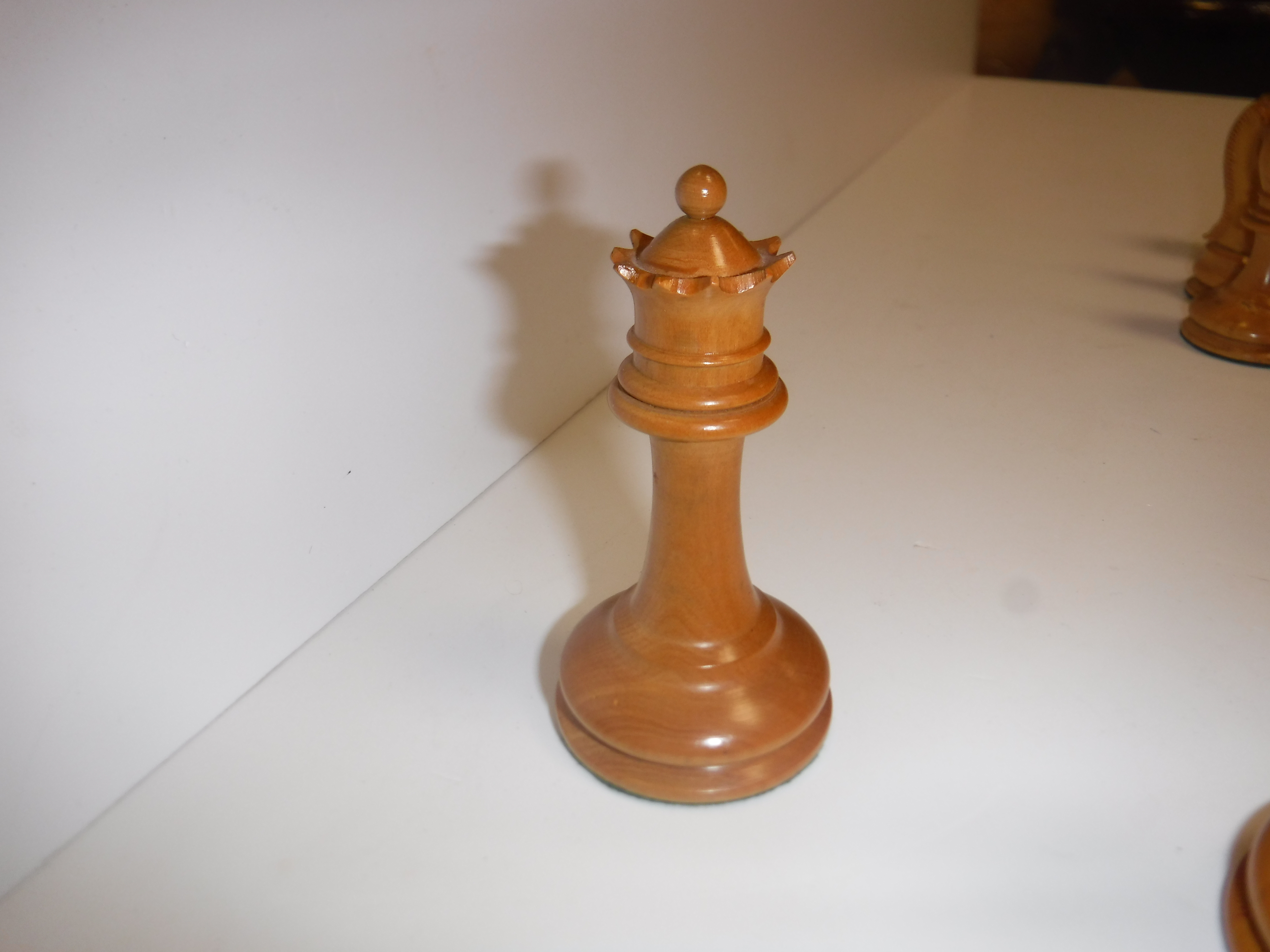 A Staunton chess set by Jacques & Son of London in boxwood and ebonised form (one rook with dog - Image 10 of 25