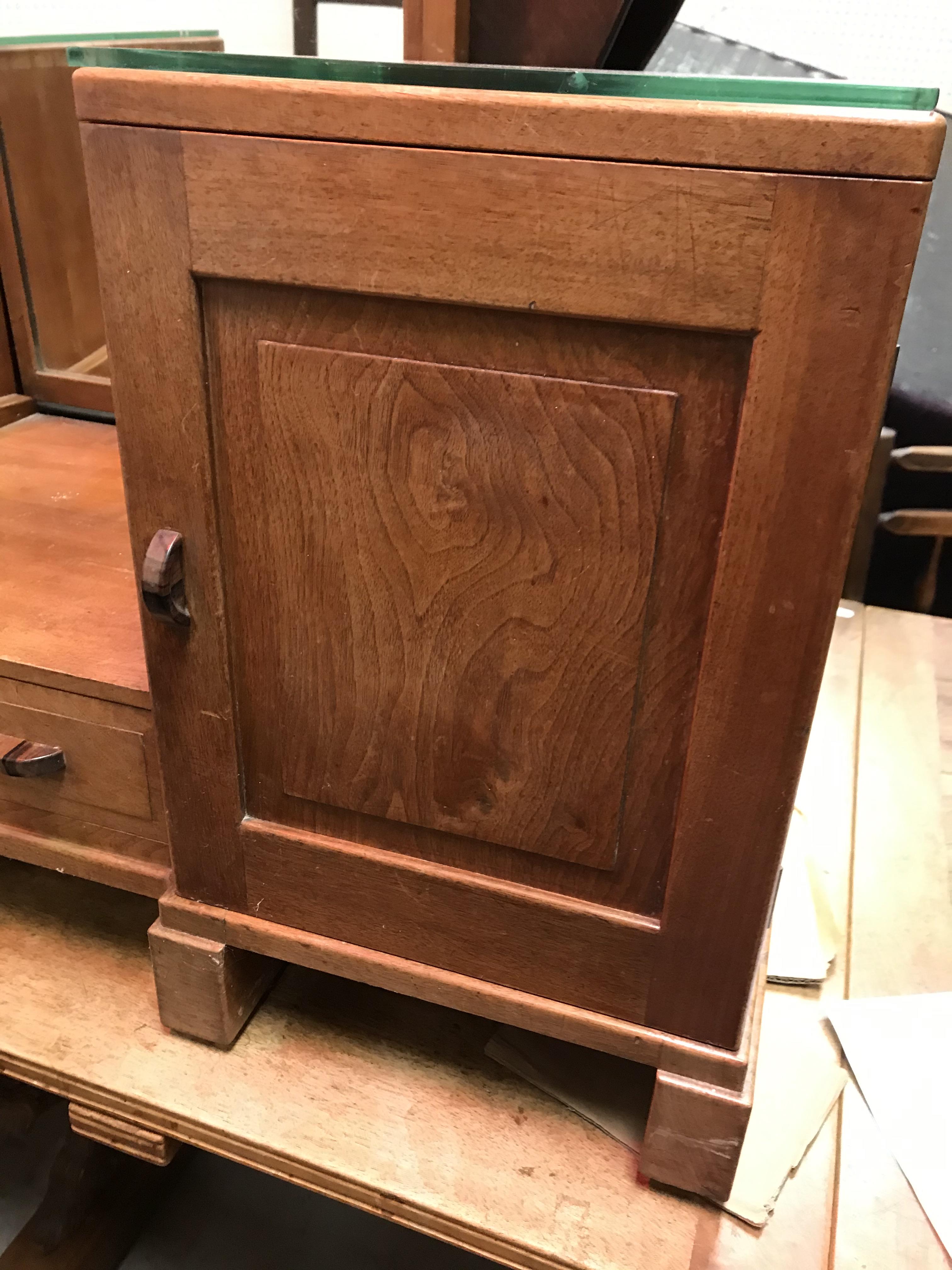 An early to mid 20th Century Cotswold School Arts & Crafts walnut dressing table, - Image 8 of 30