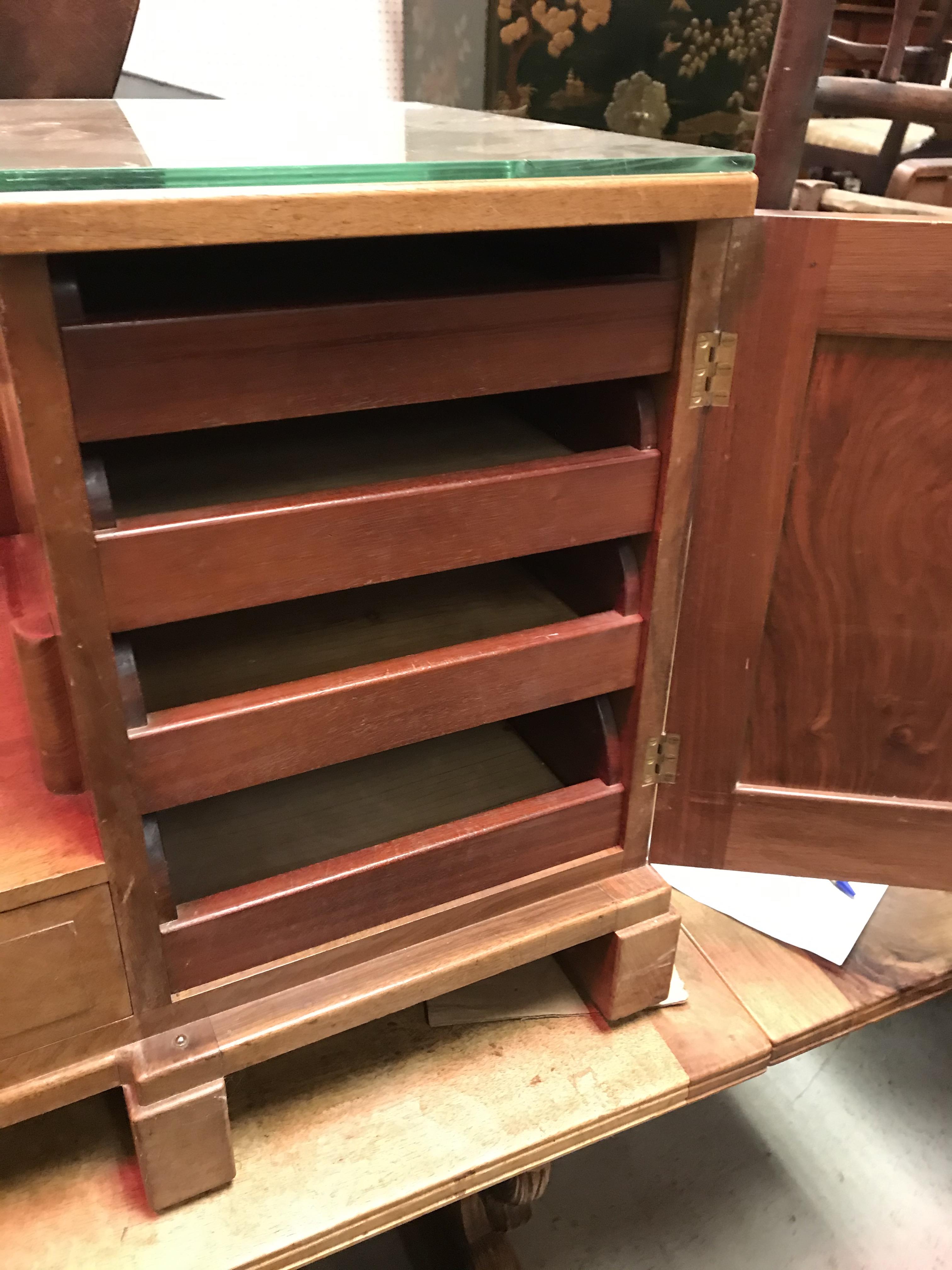 An early to mid 20th Century Cotswold School Arts & Crafts walnut dressing table, - Image 10 of 30