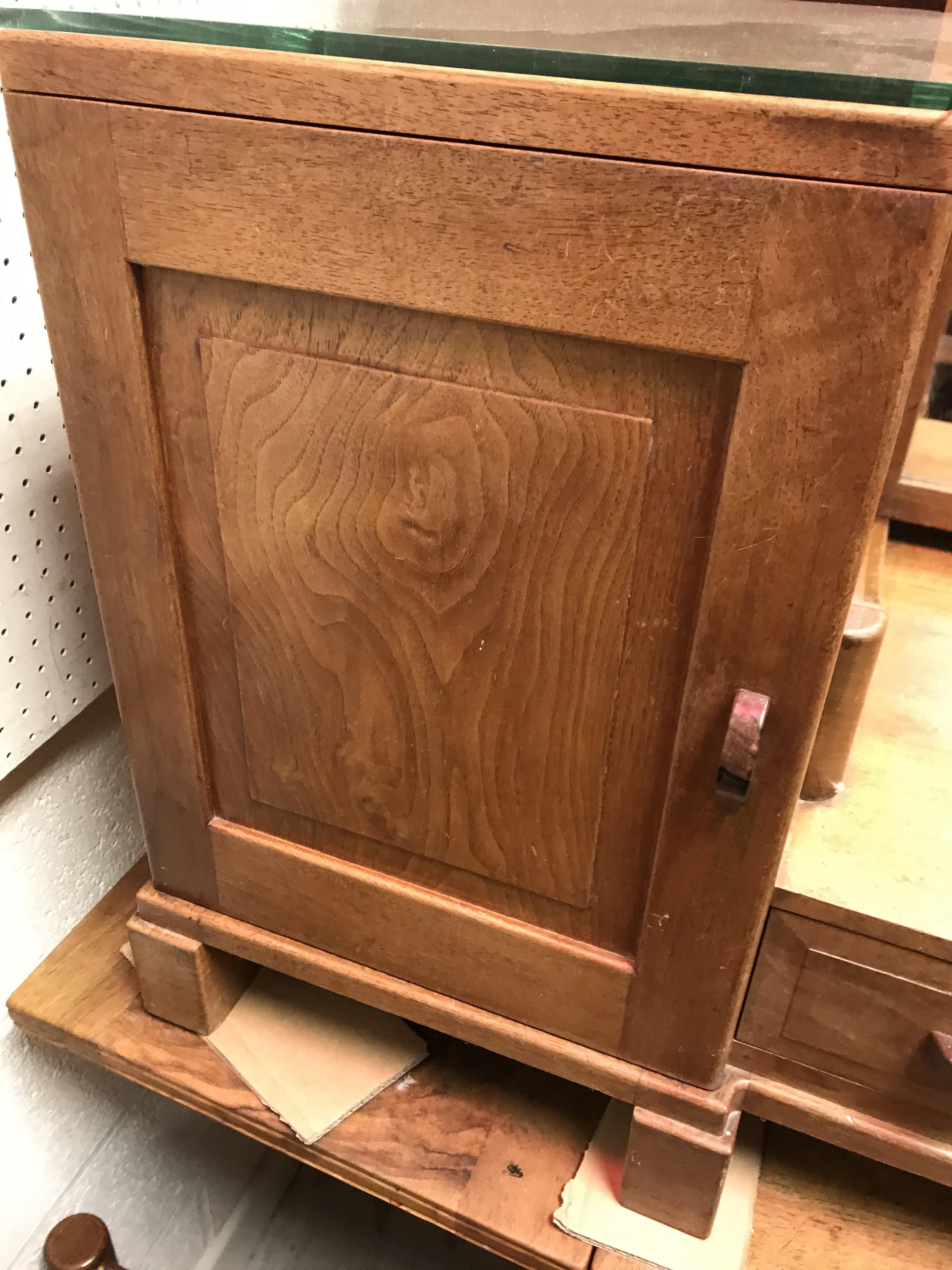 An early to mid 20th Century Cotswold School Arts & Crafts walnut dressing table, - Image 24 of 30