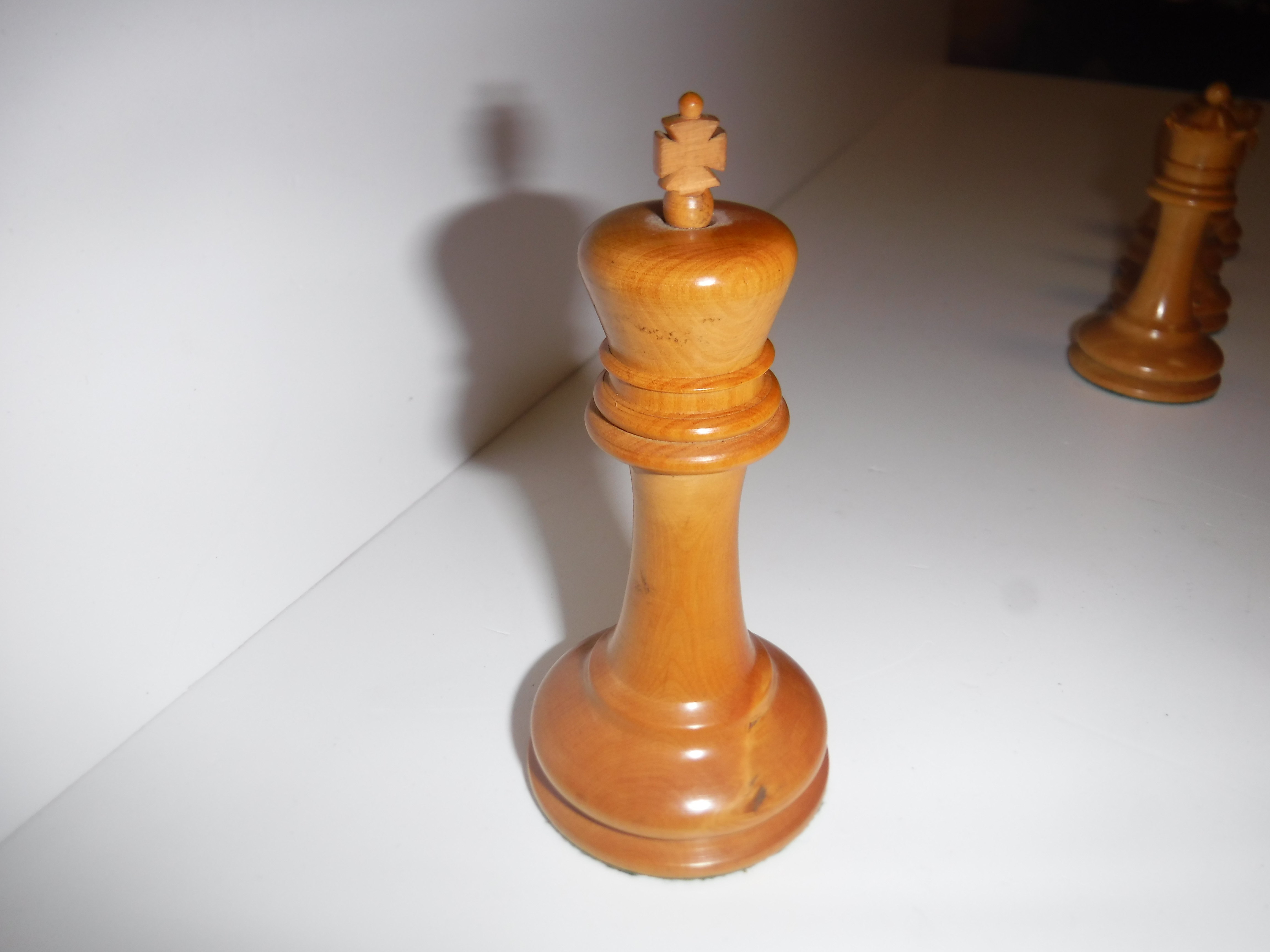 A Staunton chess set by Jacques & Son of London in boxwood and ebonised form (one rook with dog - Image 9 of 25