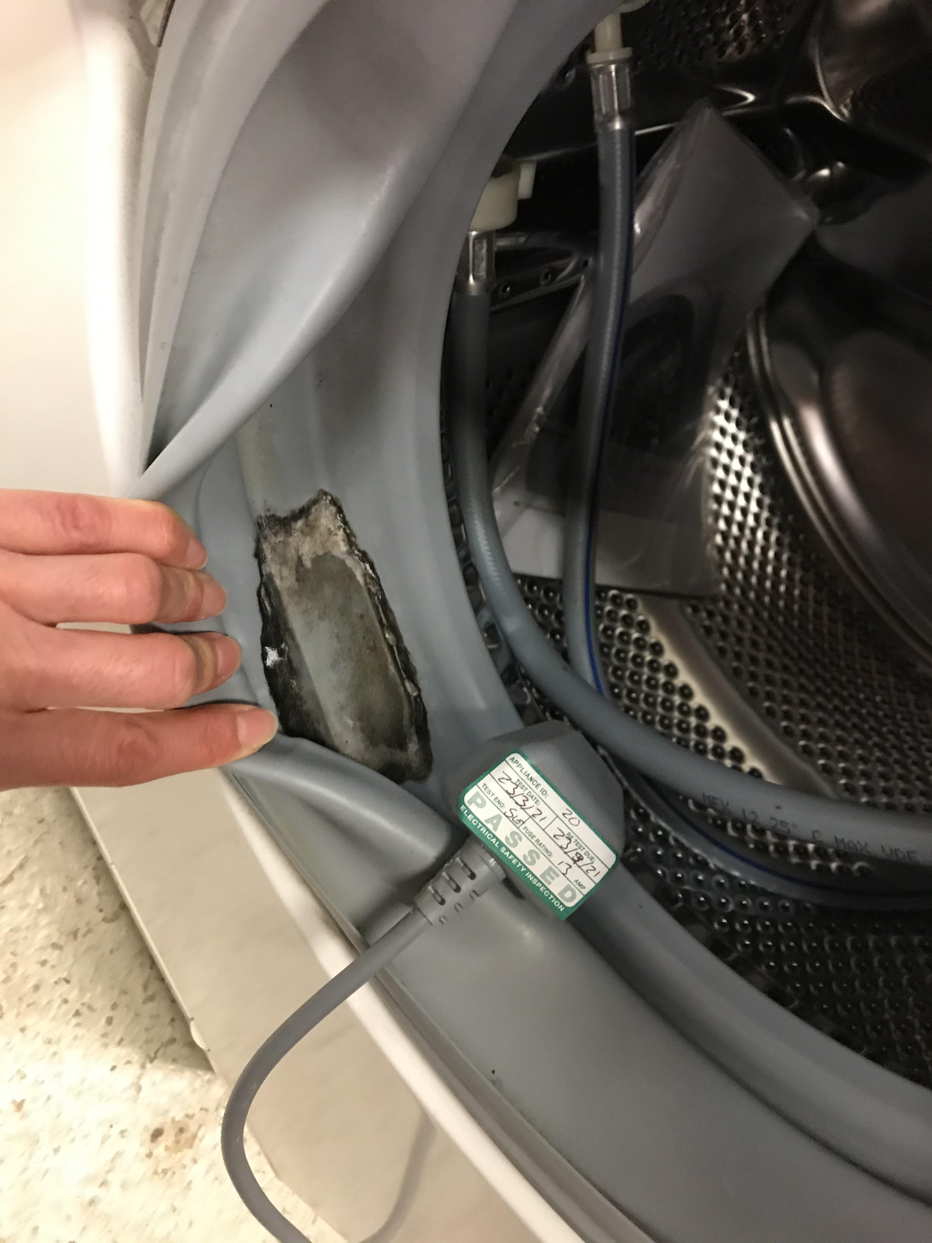 A Bosch Classixx 7 Vario Perfect washing machine CONDITION REPORTS Plastic on the - Image 6 of 9