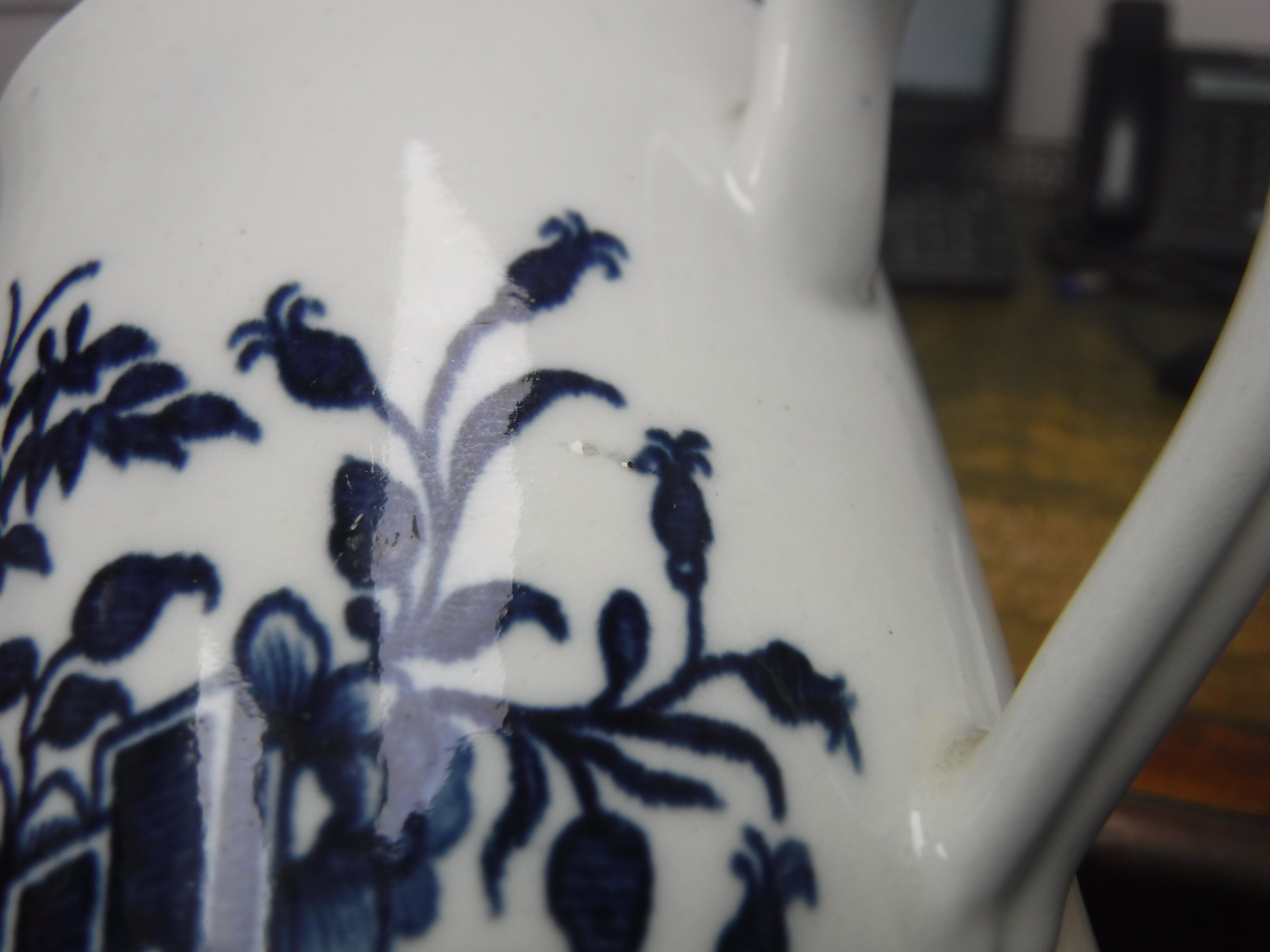 An 18th Century Worcester blue and white mug decorated with bamboo and fence pattern, - Image 9 of 17