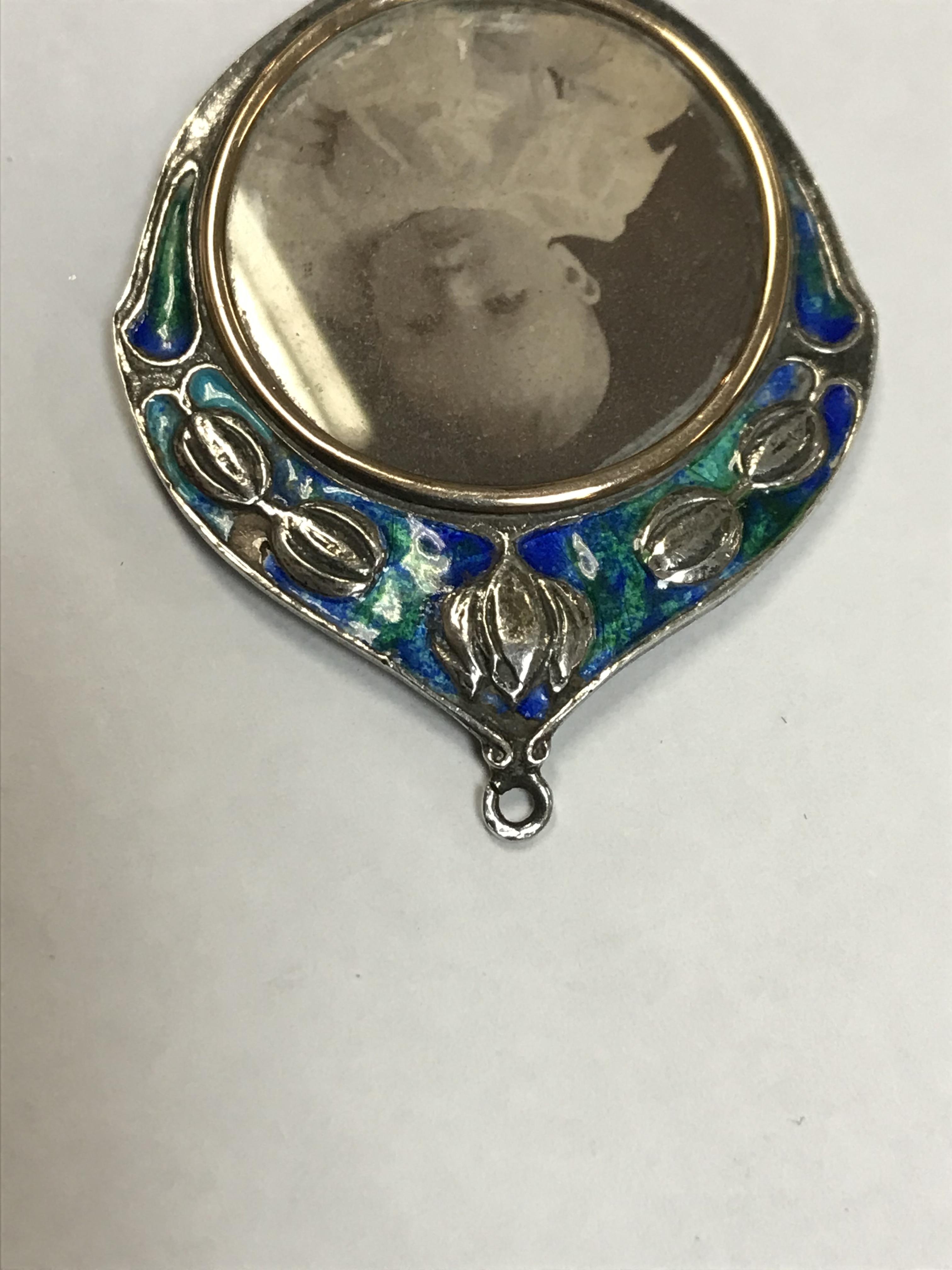 An Edwardian silver and enamel decorated pendant set with pendant locket (by William Hair Haseler, - Image 8 of 11