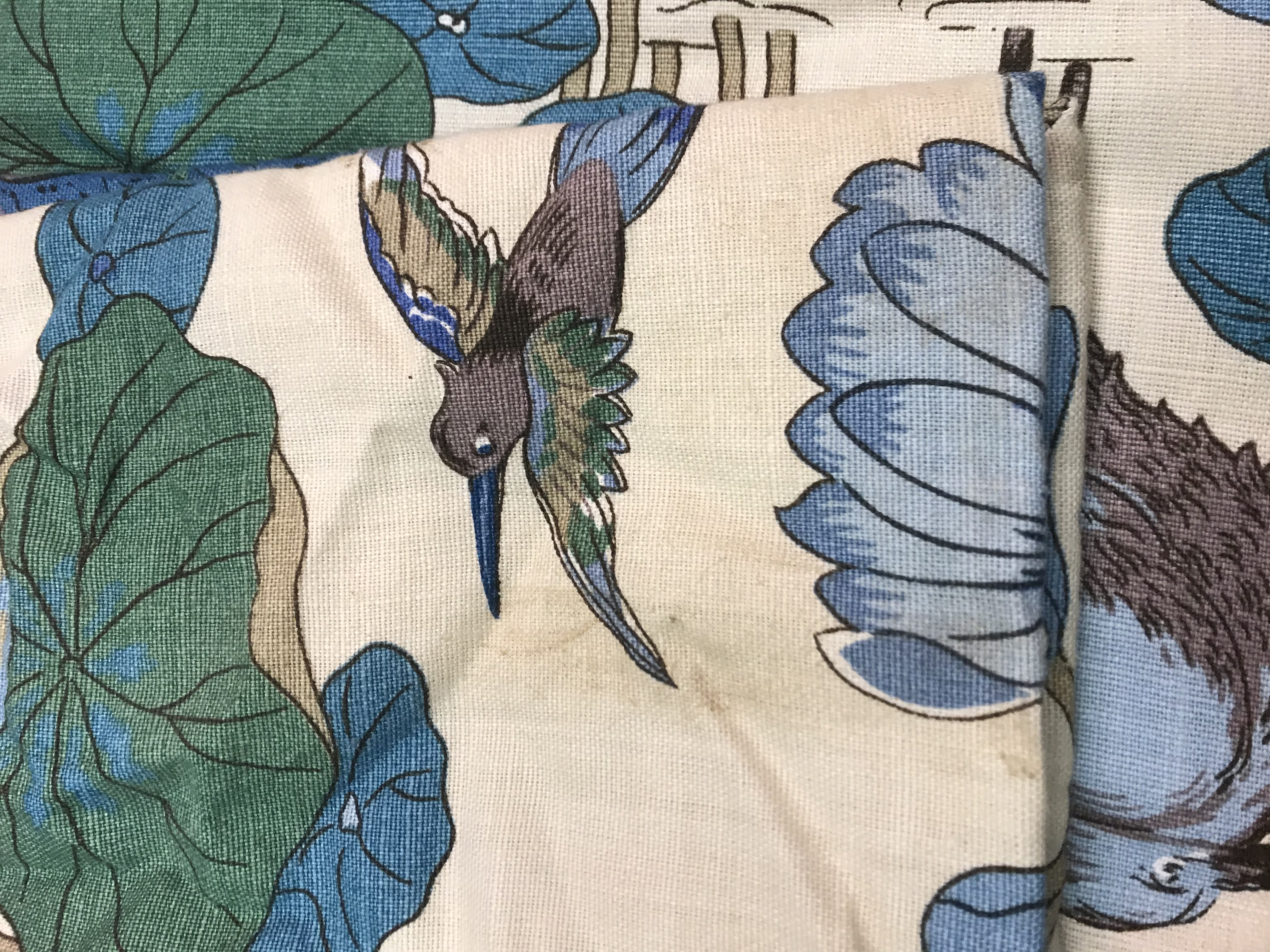 Two pairs of cotton cream ground "Heron and Lily" decorated interlined curtains, - Image 8 of 9