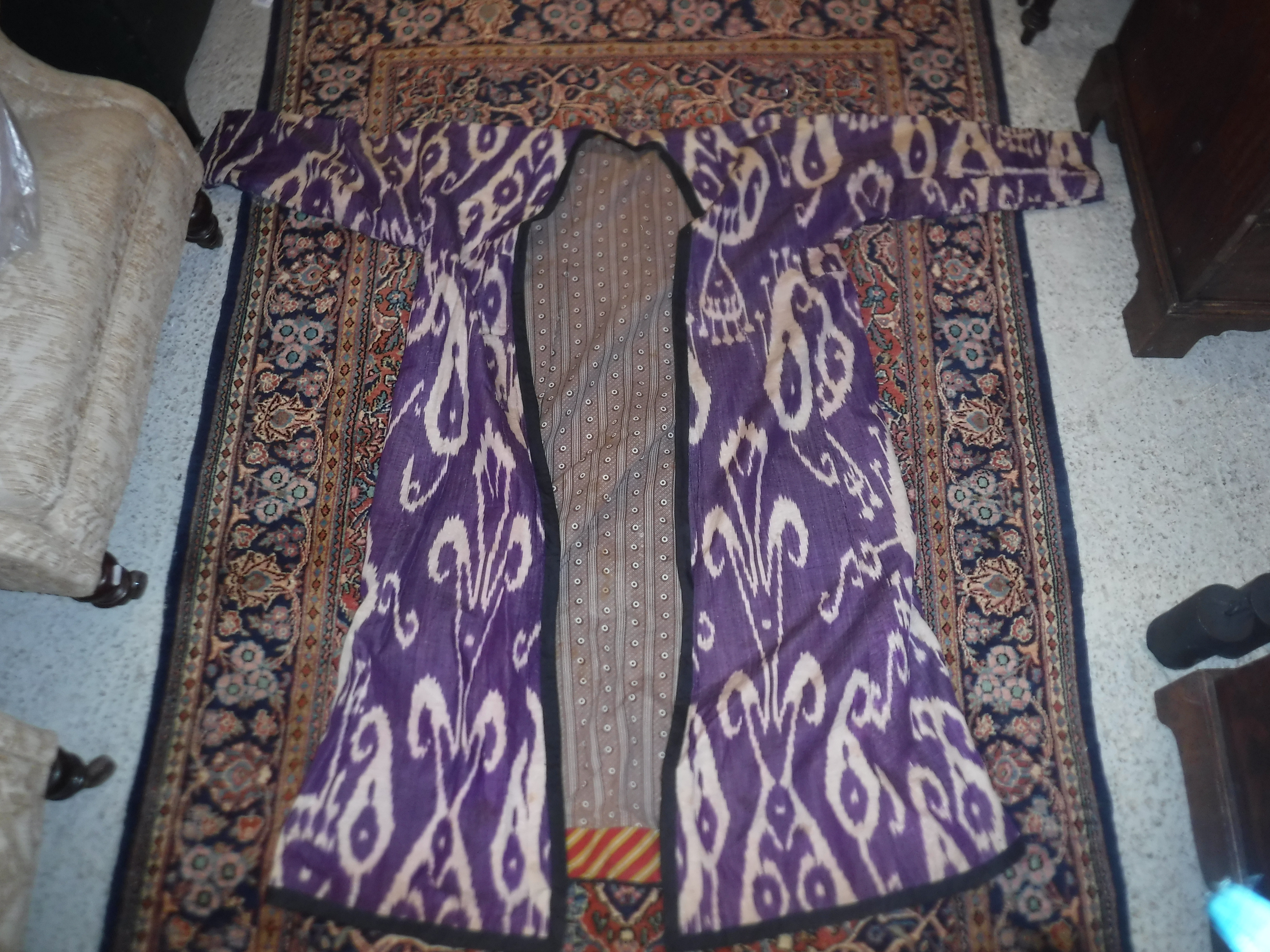 An Uzbekistan Chapan of purple colour Ik