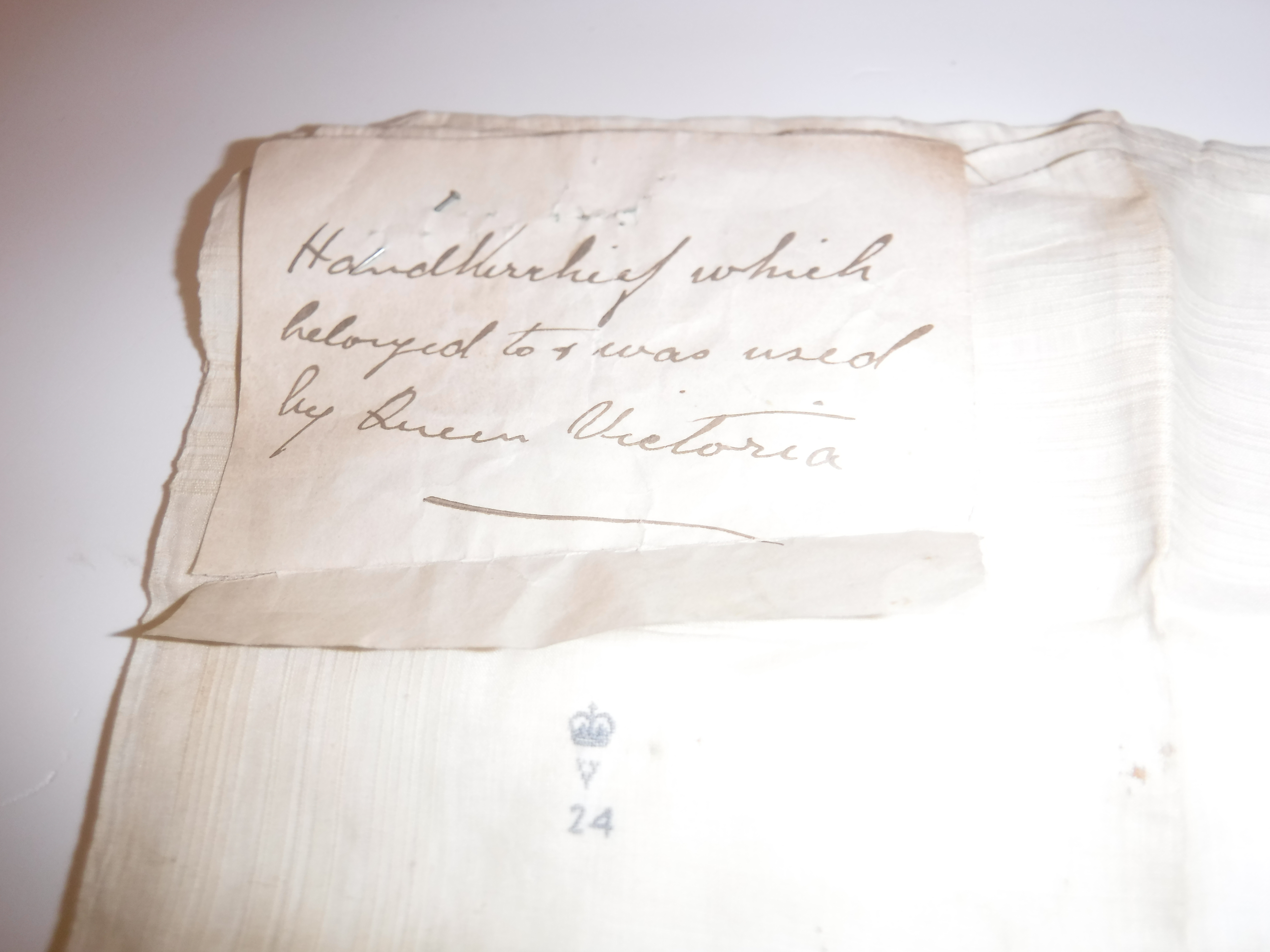 A fine lawn handkerchief, formerly the property of Queen Victoria, bearing blue needlework - Image 3 of 4