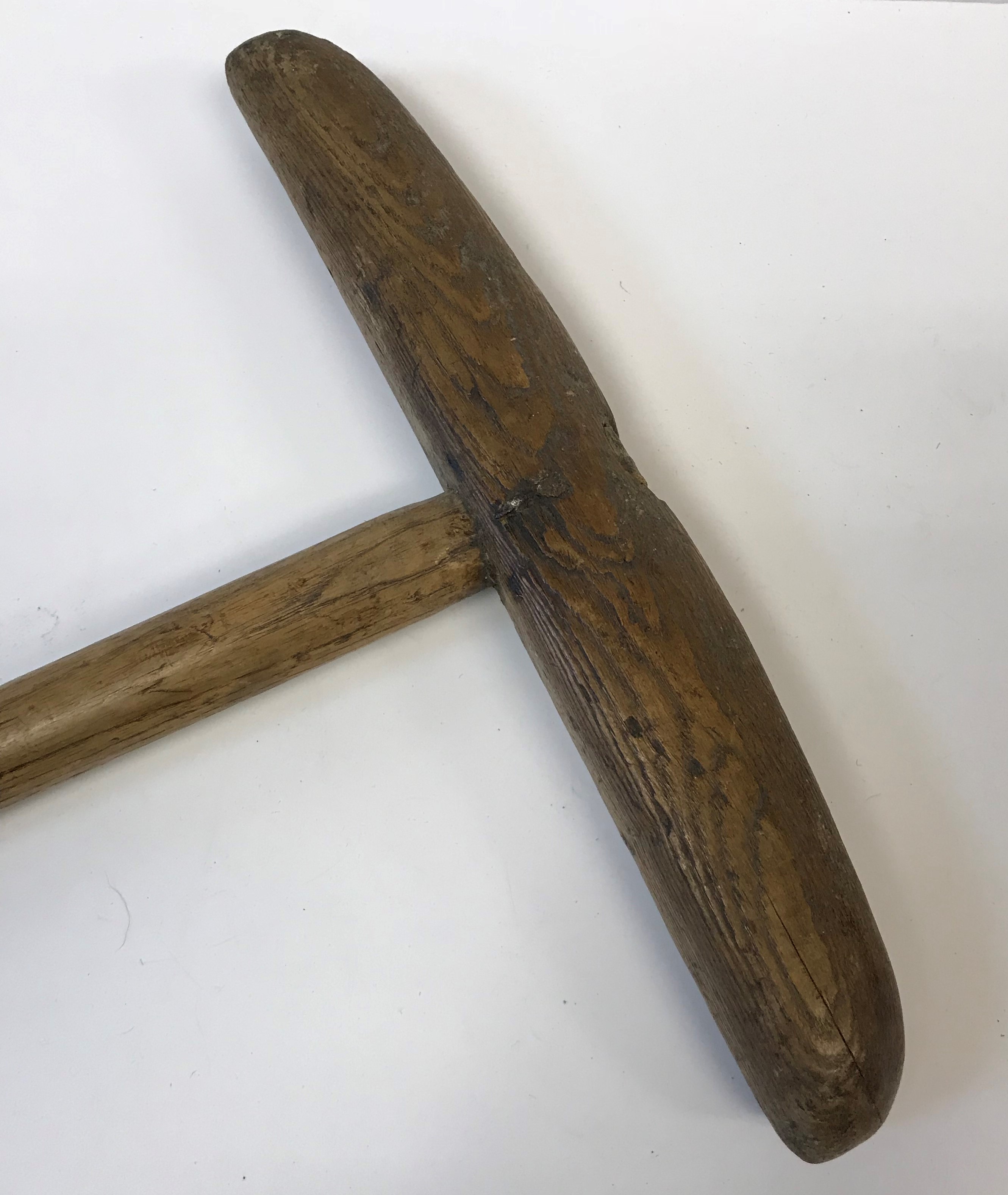 A 19th Century ash and oak mallet shaped sheep dipping hook, 163.5 cm long - Image 2 of 2