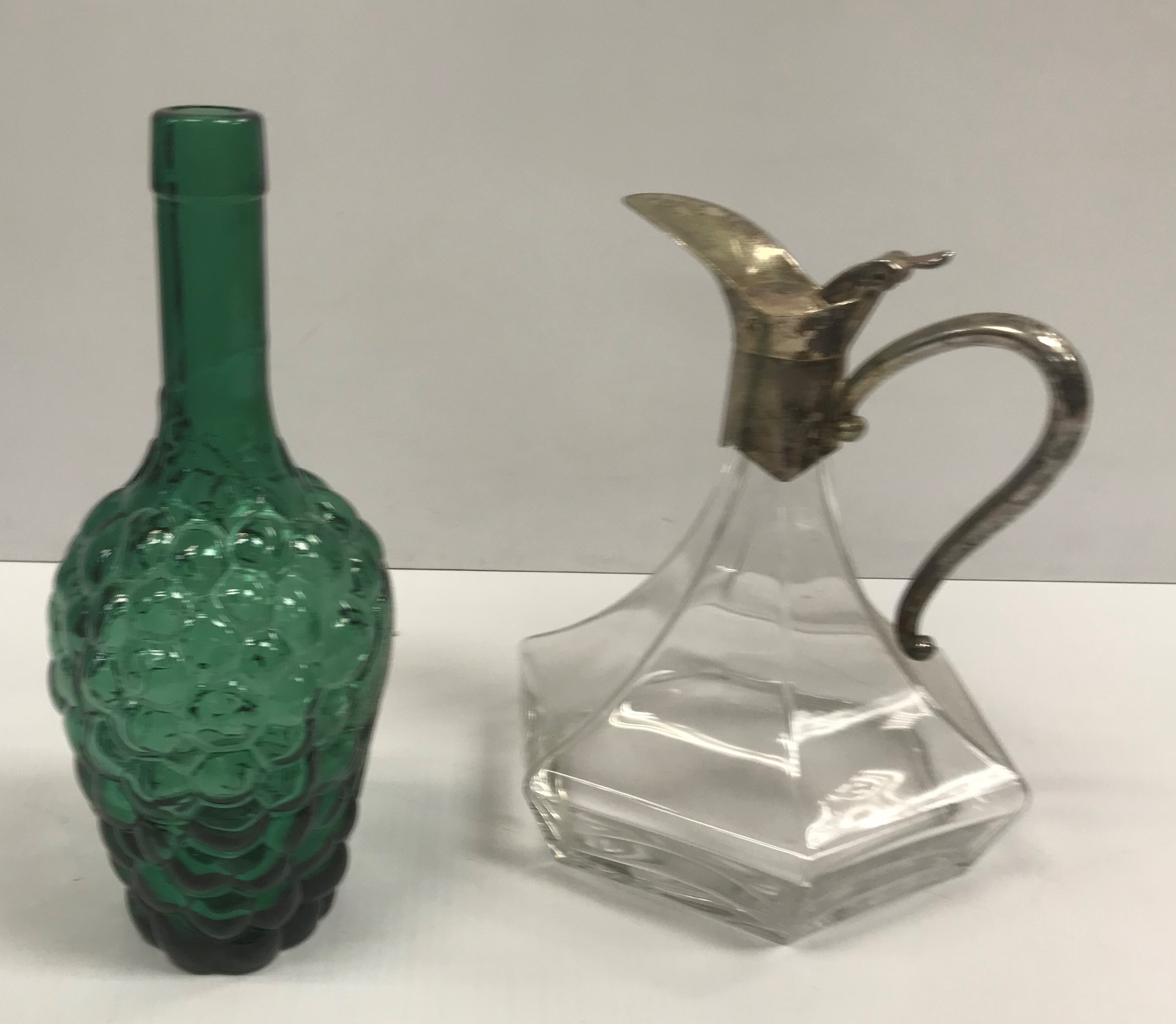 A box containing a collection of four decanters including a pair of green glass grape and vine - Image 2 of 18