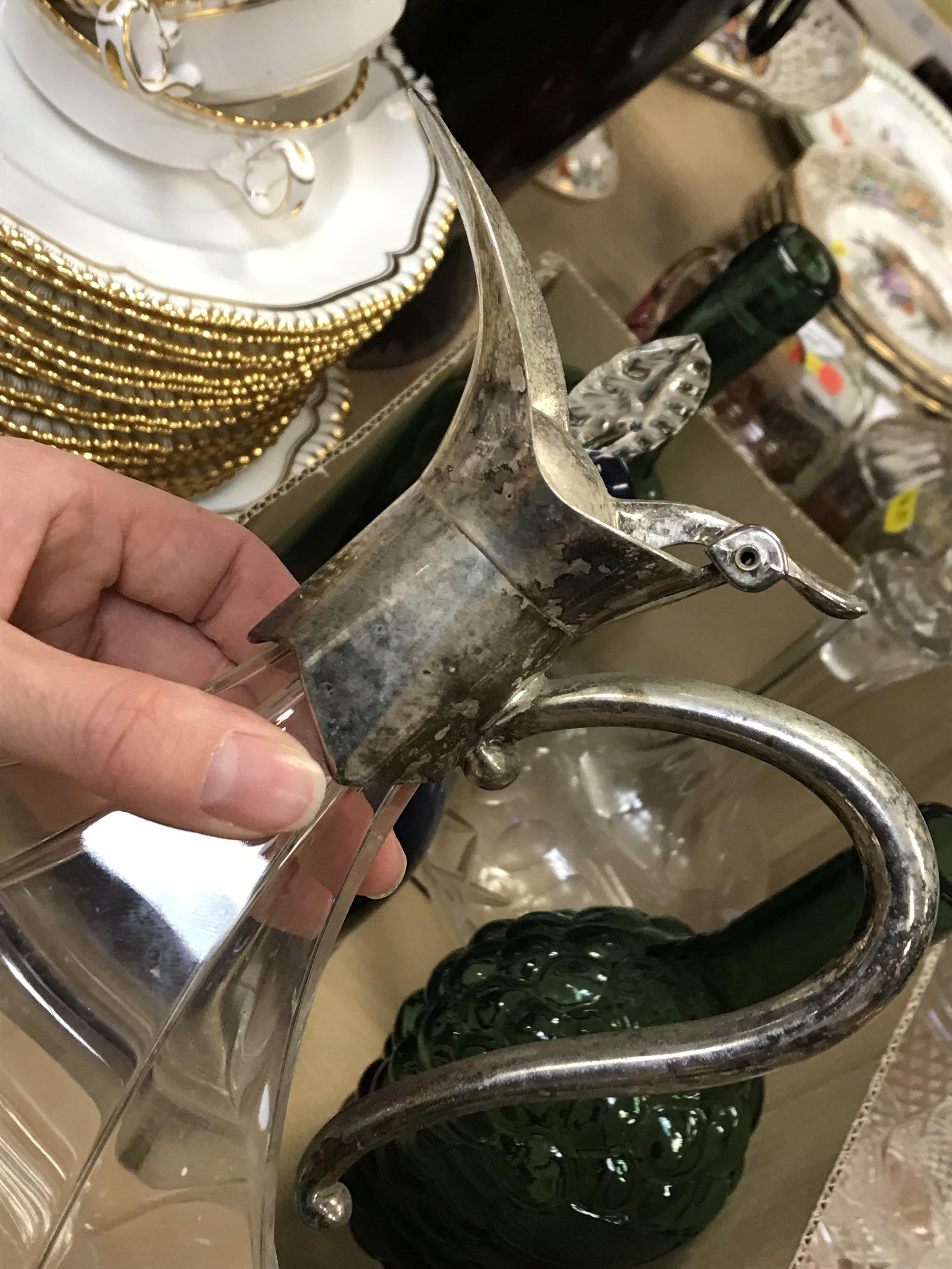 A box containing a collection of four decanters including a pair of green glass grape and vine - Image 4 of 18