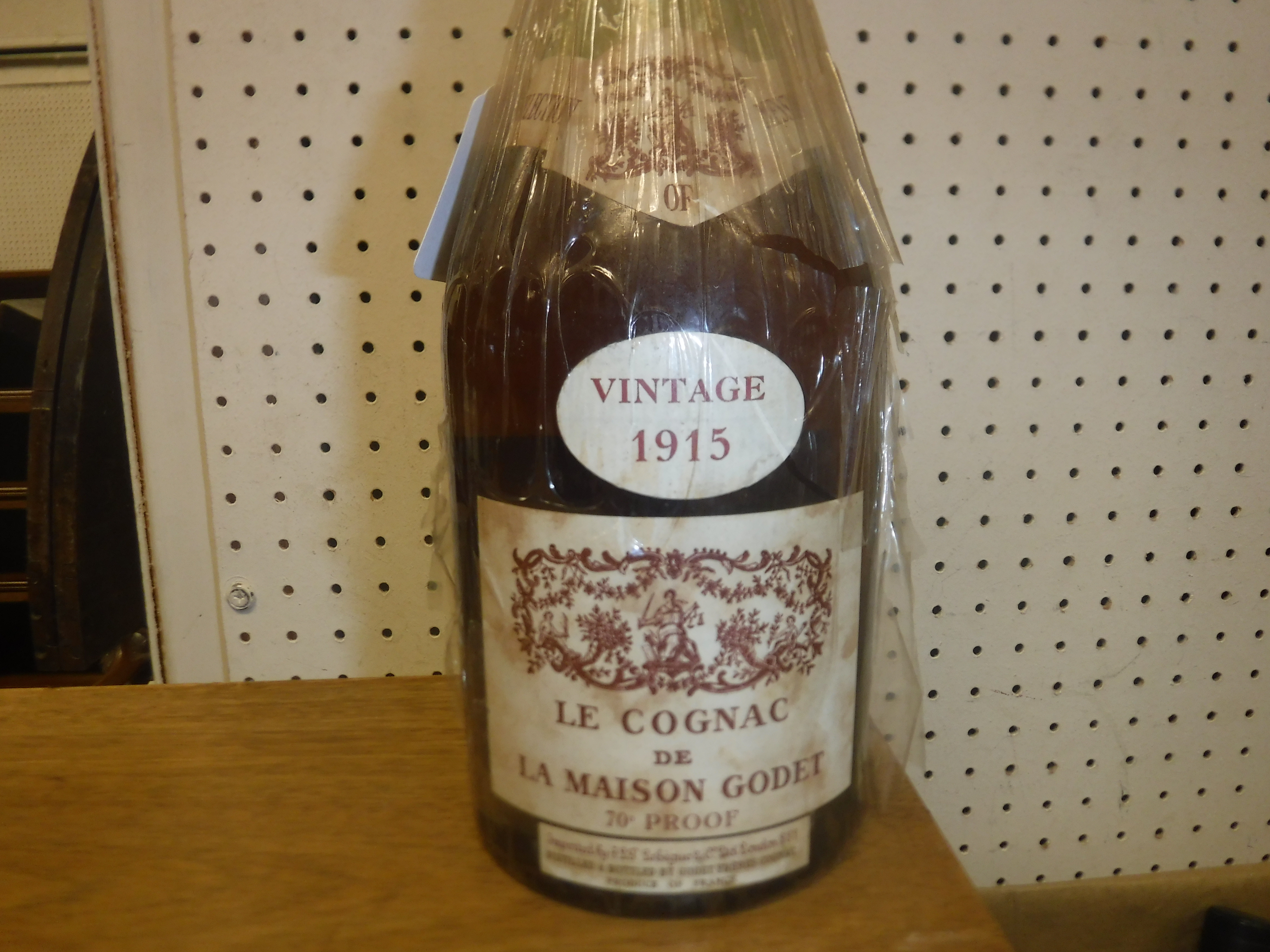 Le Cognac de la Maison Godet Vintage 1915 from the Private Collection of Messrs Godet Frères at - Image 12 of 14