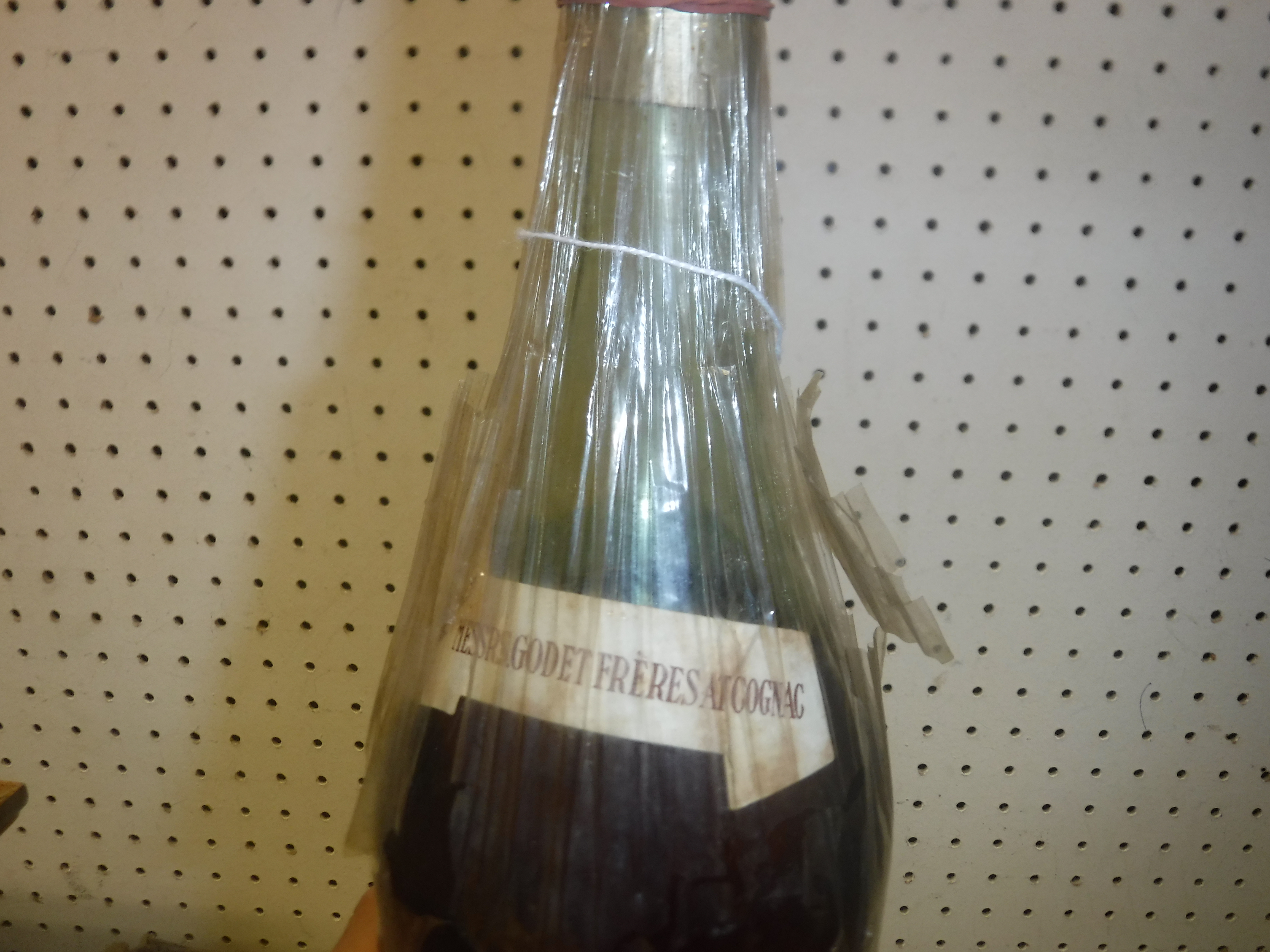 Le Cognac de la Maison Godet Vintage 1915 from the Private Collection of Messrs Godet Frères at - Image 9 of 14