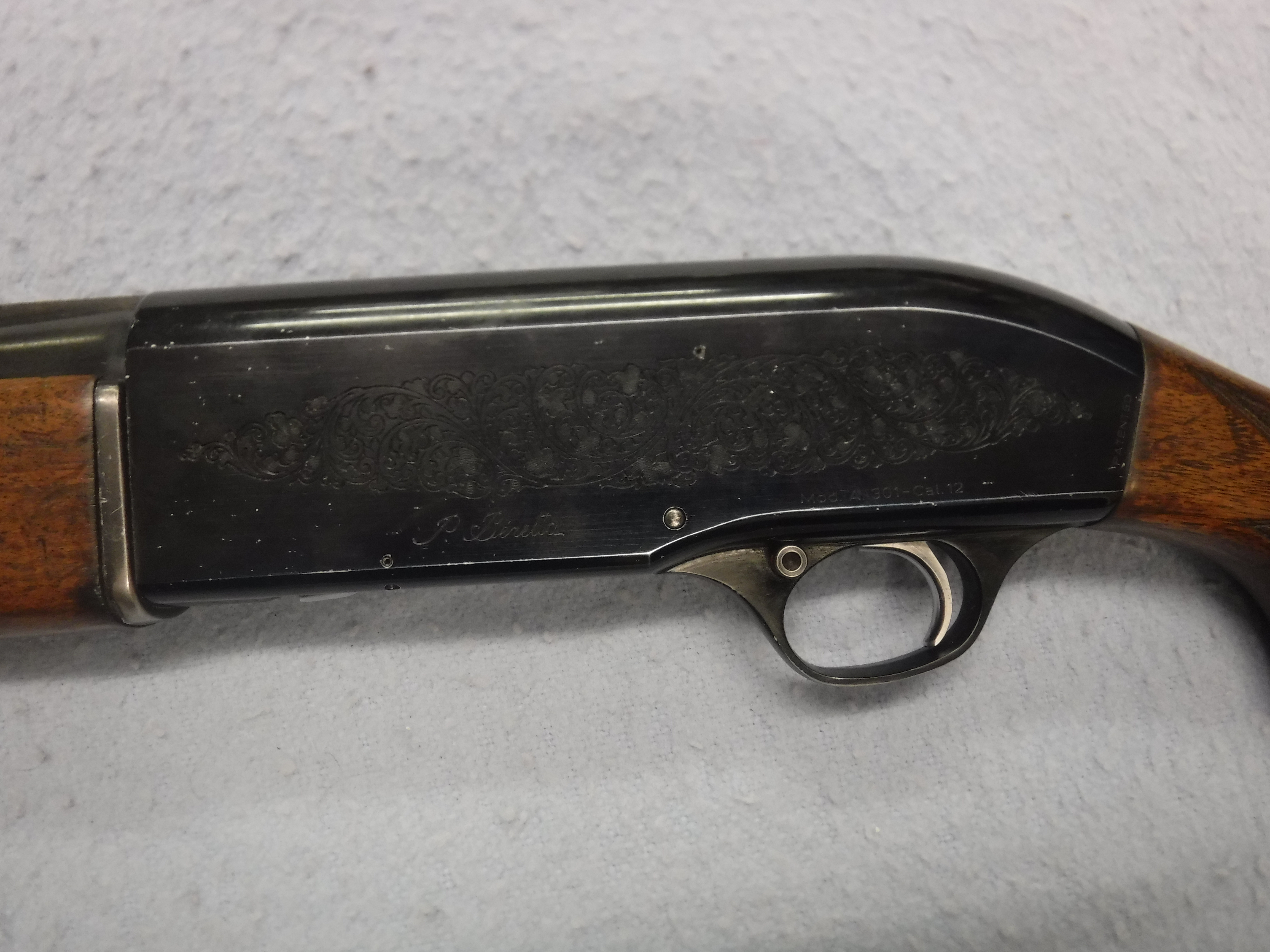 A Beretta Model A.301 12 bore shotgun, single barrel, 27.25" barrel (No. D07423E)(Requires - Image 6 of 16