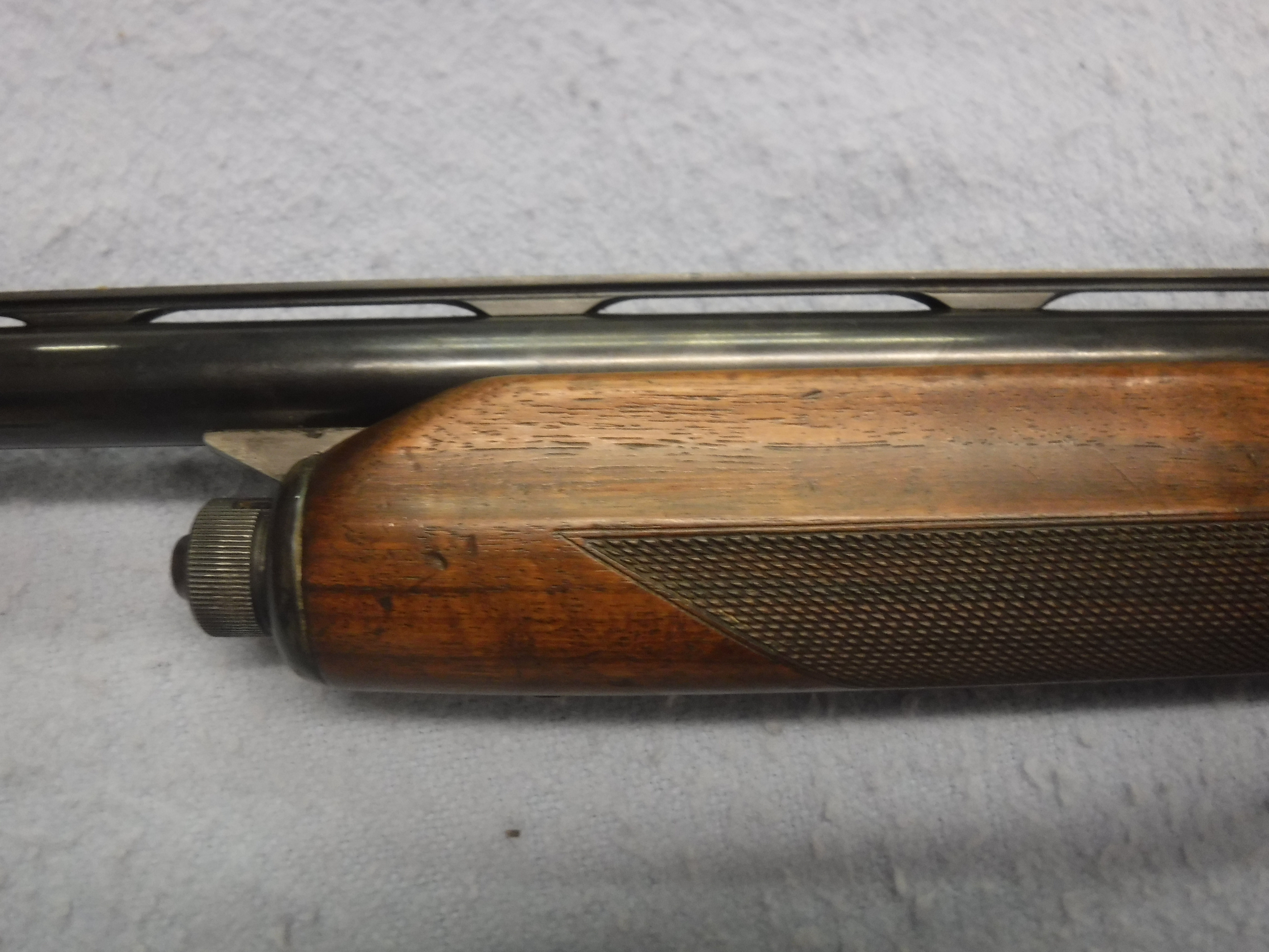 A Beretta Model A.301 12 bore shotgun, single barrel, 27.25" barrel (No. D07423E)(Requires - Image 5 of 16