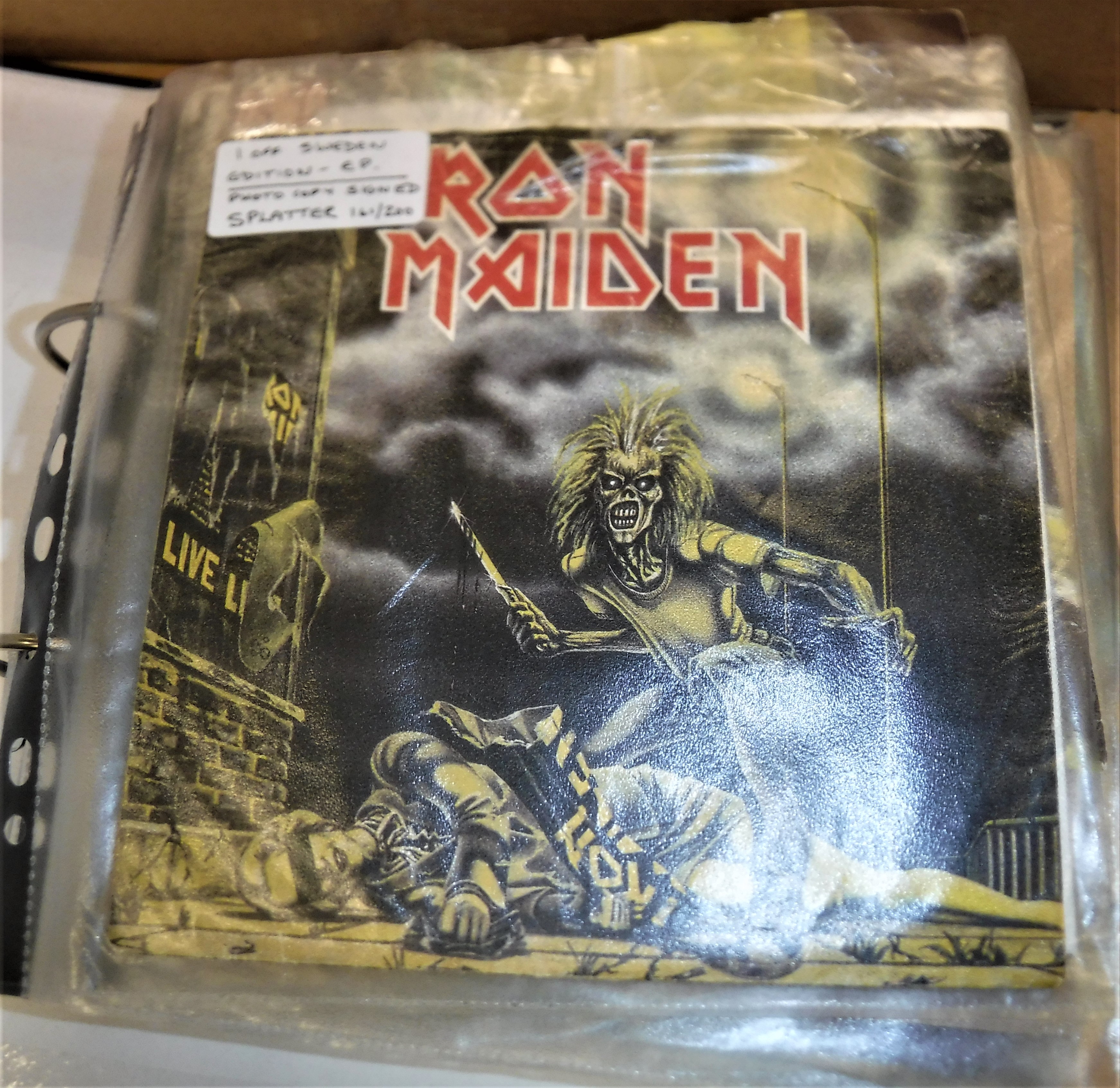 A collection of twenty-seven various IRON MAIDEN singles including a limited edition IRON MAIDEN - Image 3 of 7