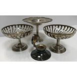 A pair of Edwardian pierced silver bonbon dishes (by A & J Zimmerman Ltd, Birmingham 1908), 8.