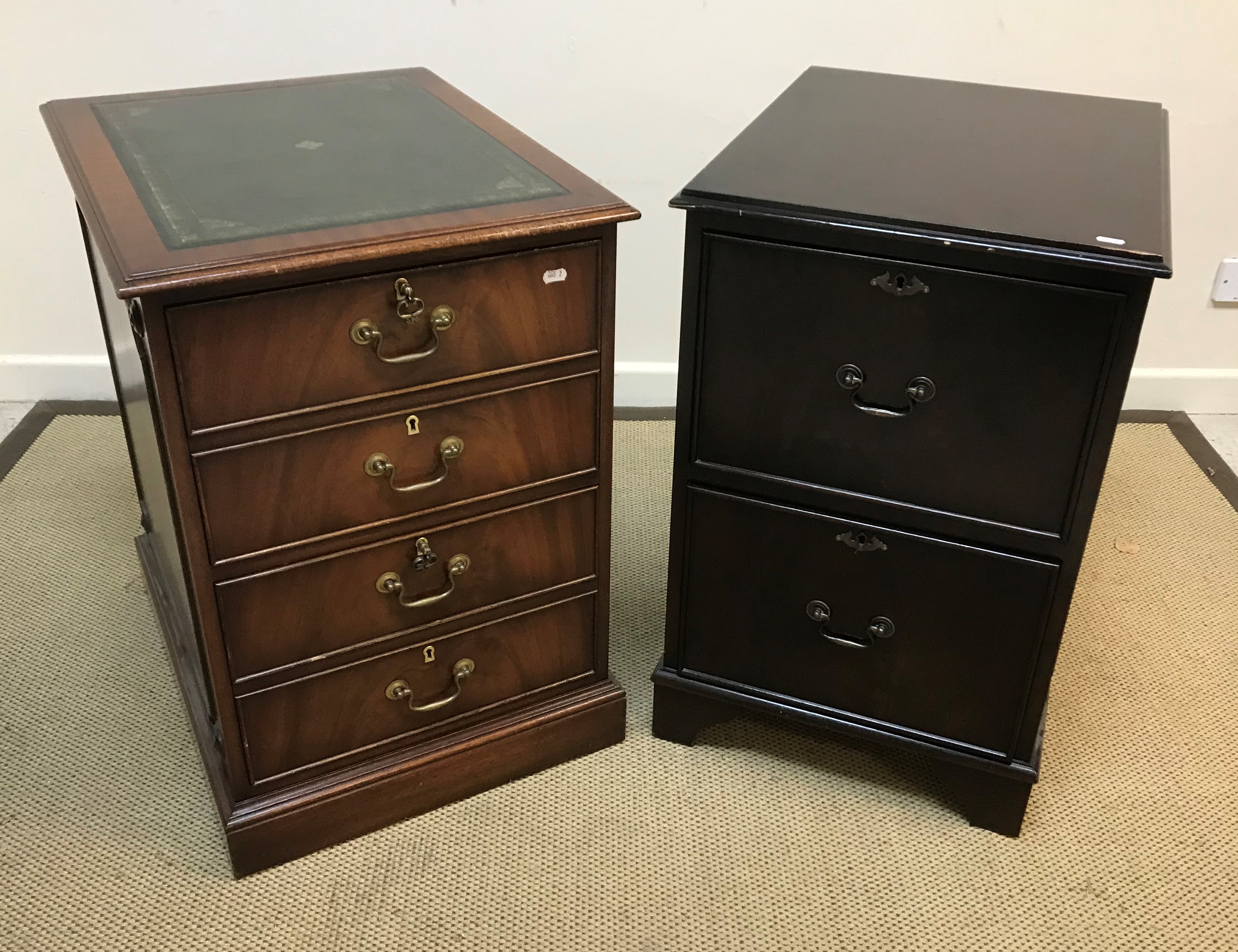 A modern mahogany kneehole desk in the Georgian style, - Image 2 of 2