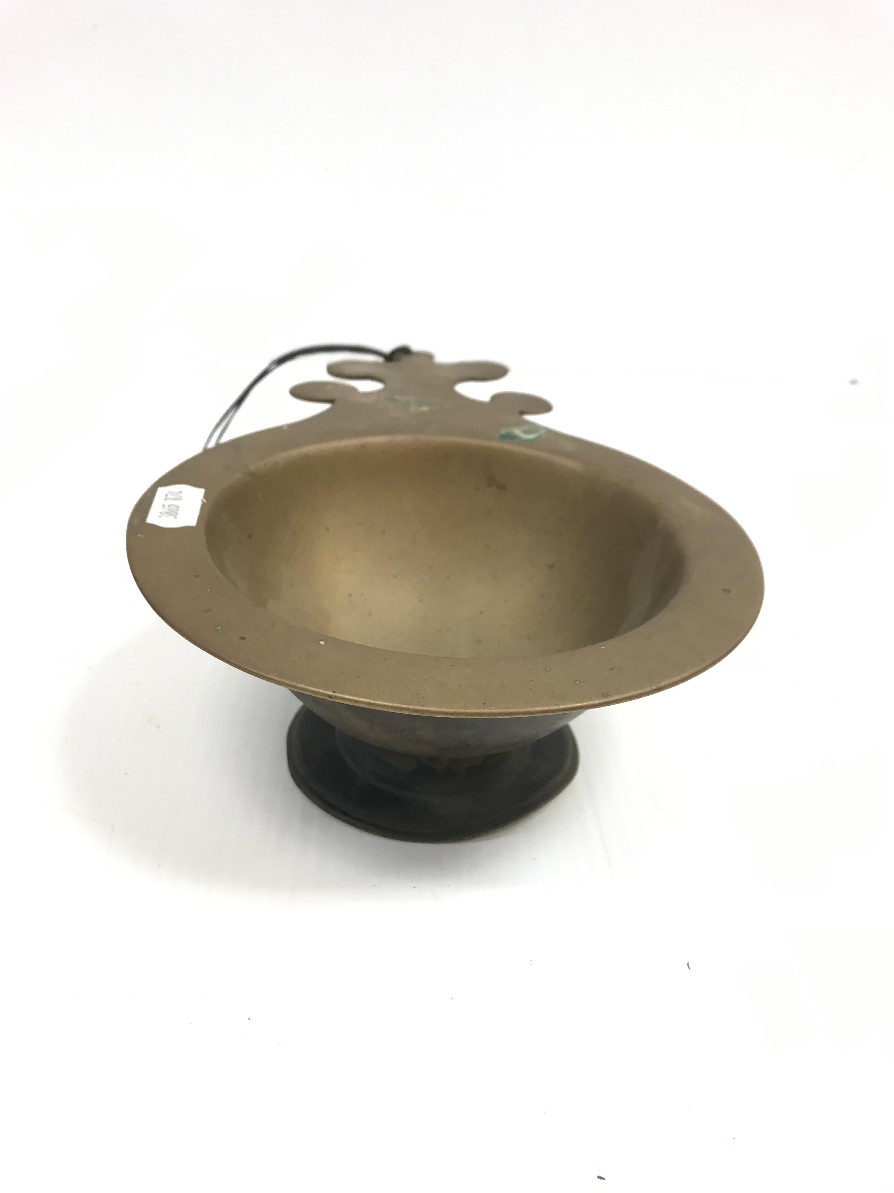 A 19th Century Chinese bronze censer / bowl with single shaped lug handle,
