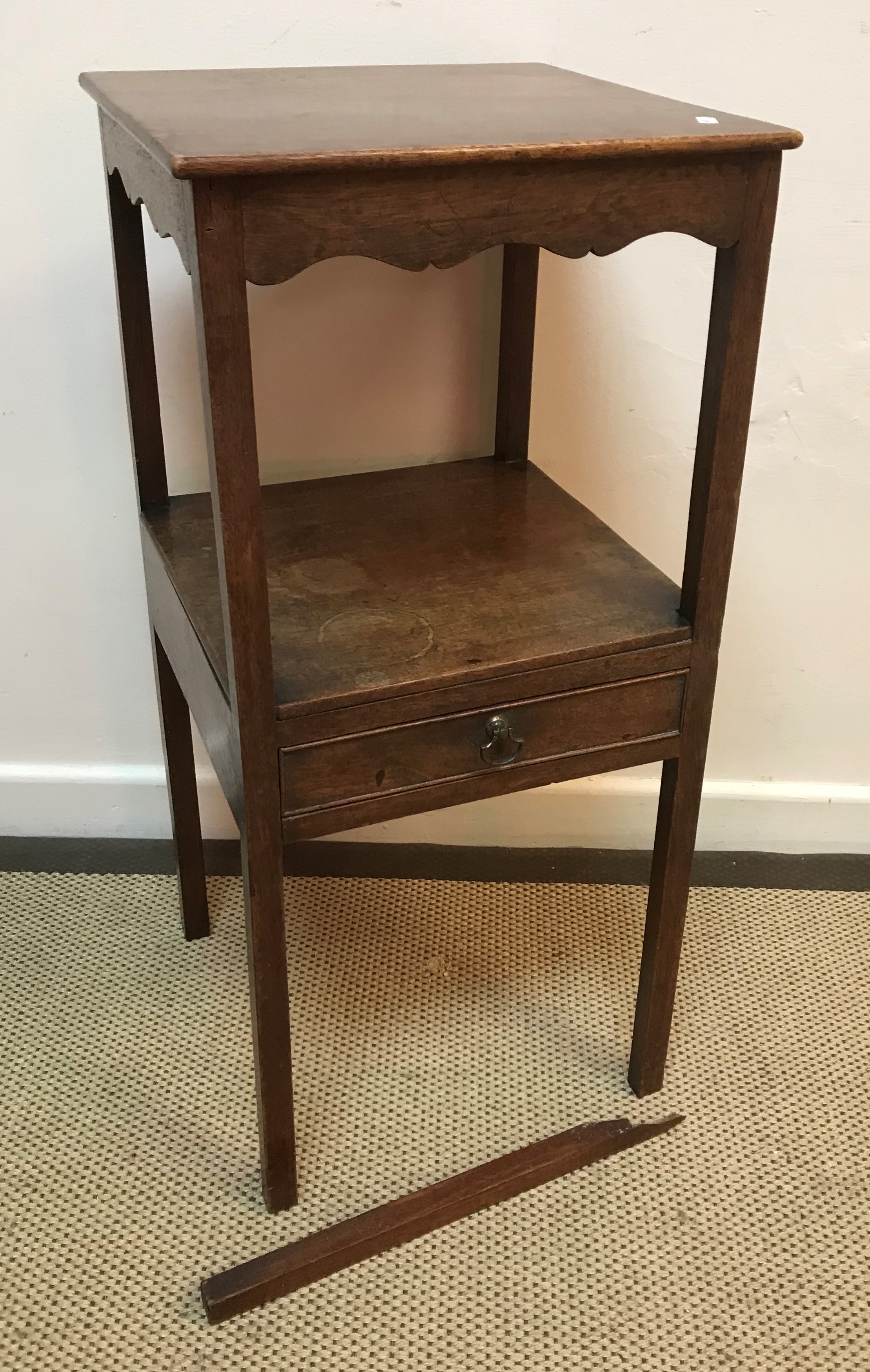 A 19th Century mahogany square washstand with single drawer, 37. - Image 3 of 4