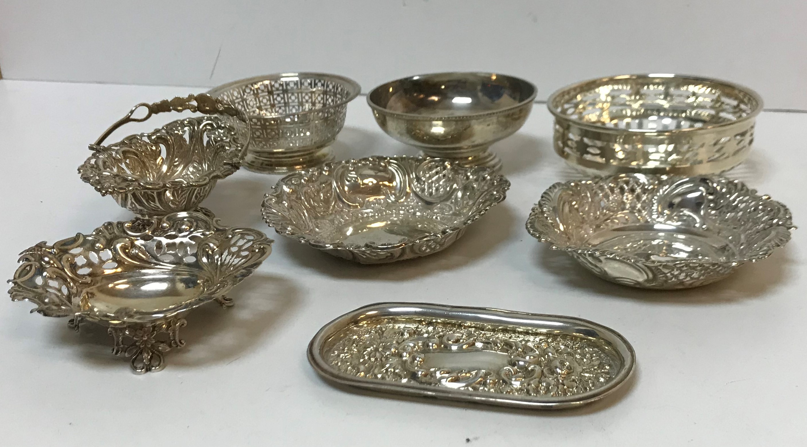 A collection of eight various silver bon bon dishes/trinket dishes some with pierced decoration to - Image 3 of 3