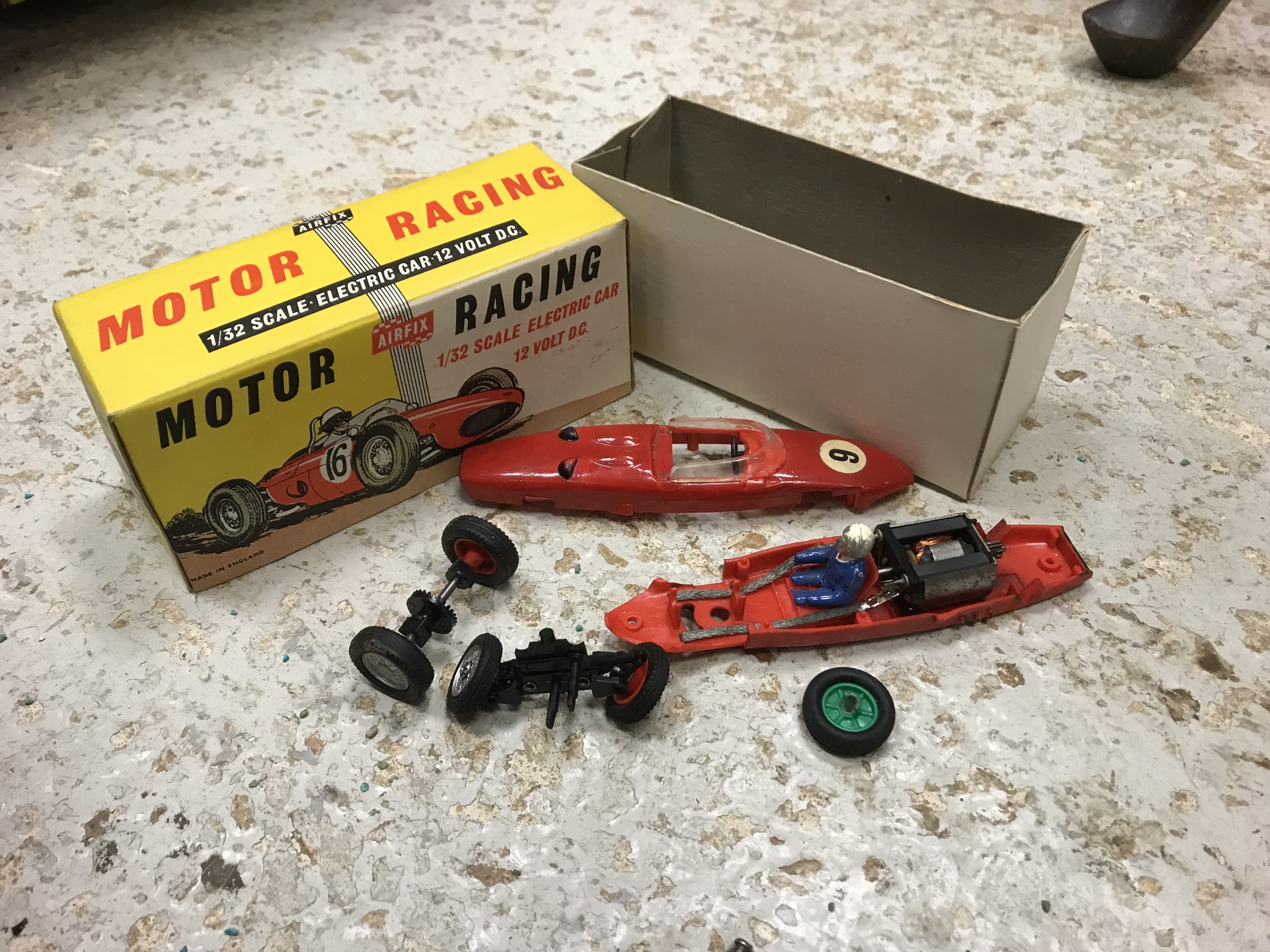 A collection of various Scalextric including Grand Prix Series, set No. - Image 16 of 16