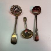 A Victorian silver caddy spoon (by Charles Lias, London 1839),