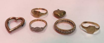 A collection of gold comprising an 18 carat gold and stone set ring, 2 g,