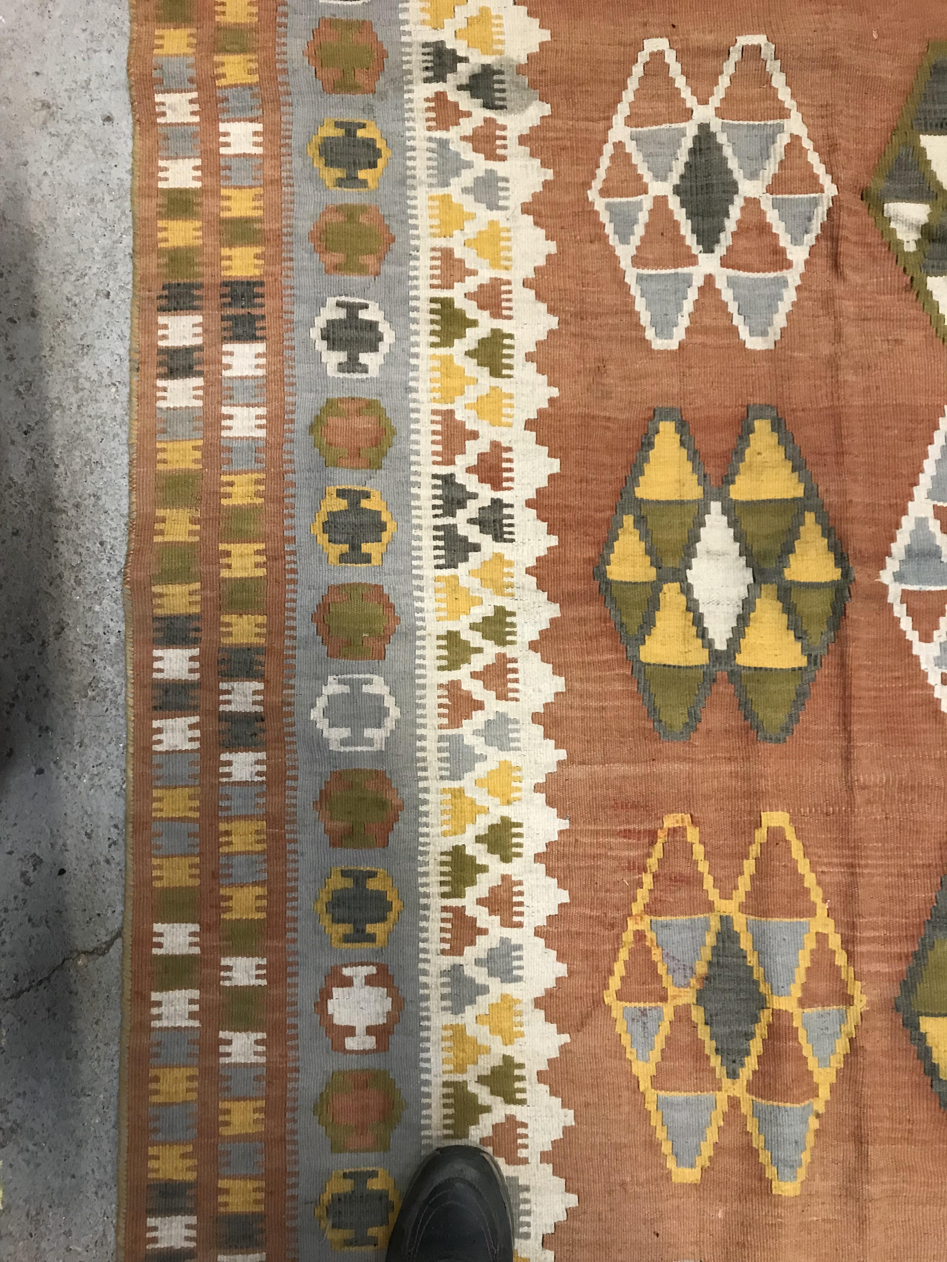 A modern rug, the central panel set with floral sp - Image 13 of 25