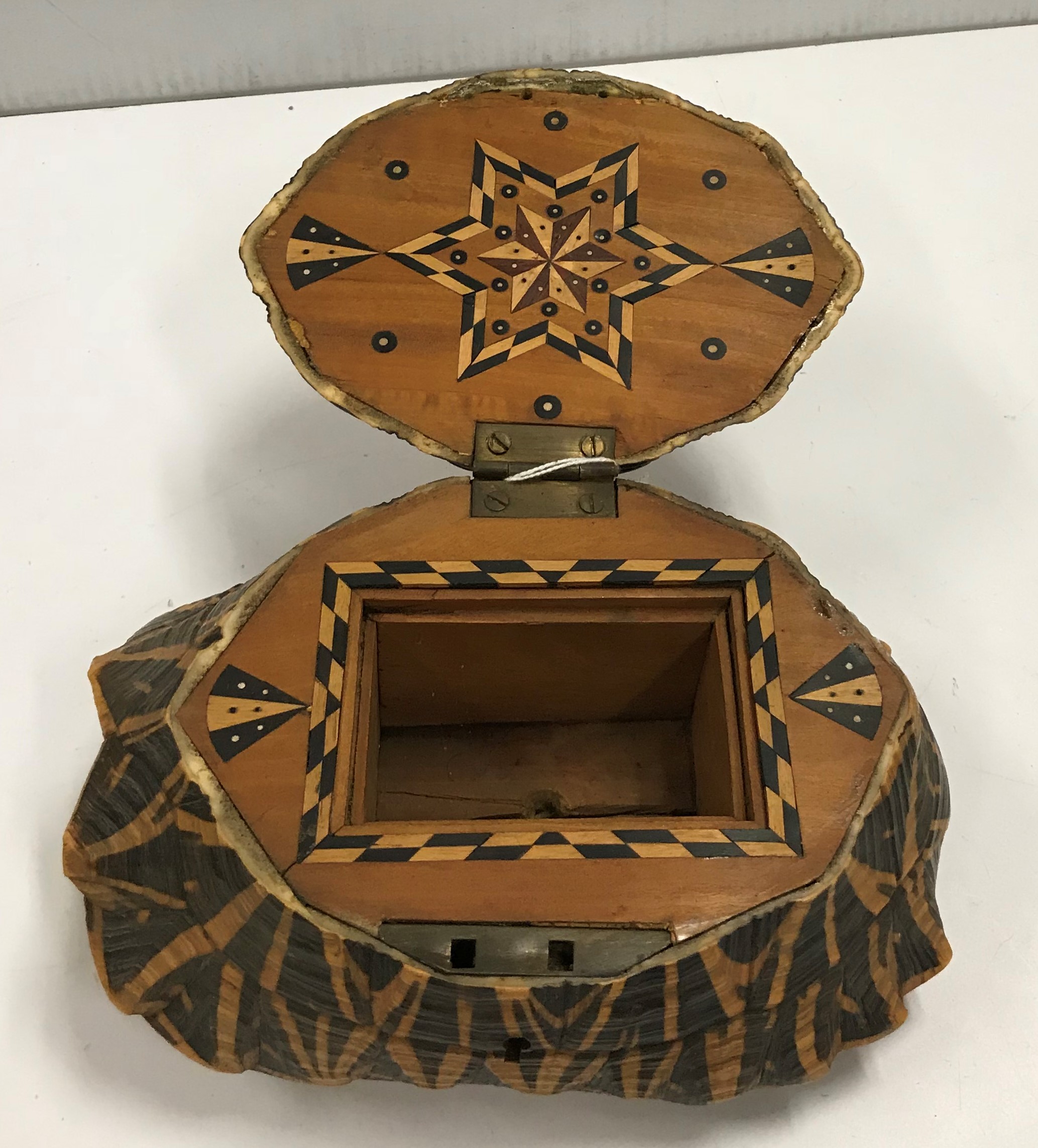 An early 20th Century mounted tortoiseshell box with parquetry inlaid decoration to the interior - Image 2 of 2