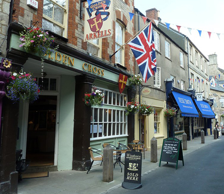 Pubs past and present - Cirencester town walk for up to five people,