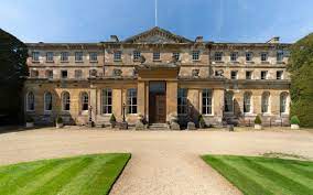 Cirencester Park with Lady Bathurst - A Guided Tour for four people of The Mansion,