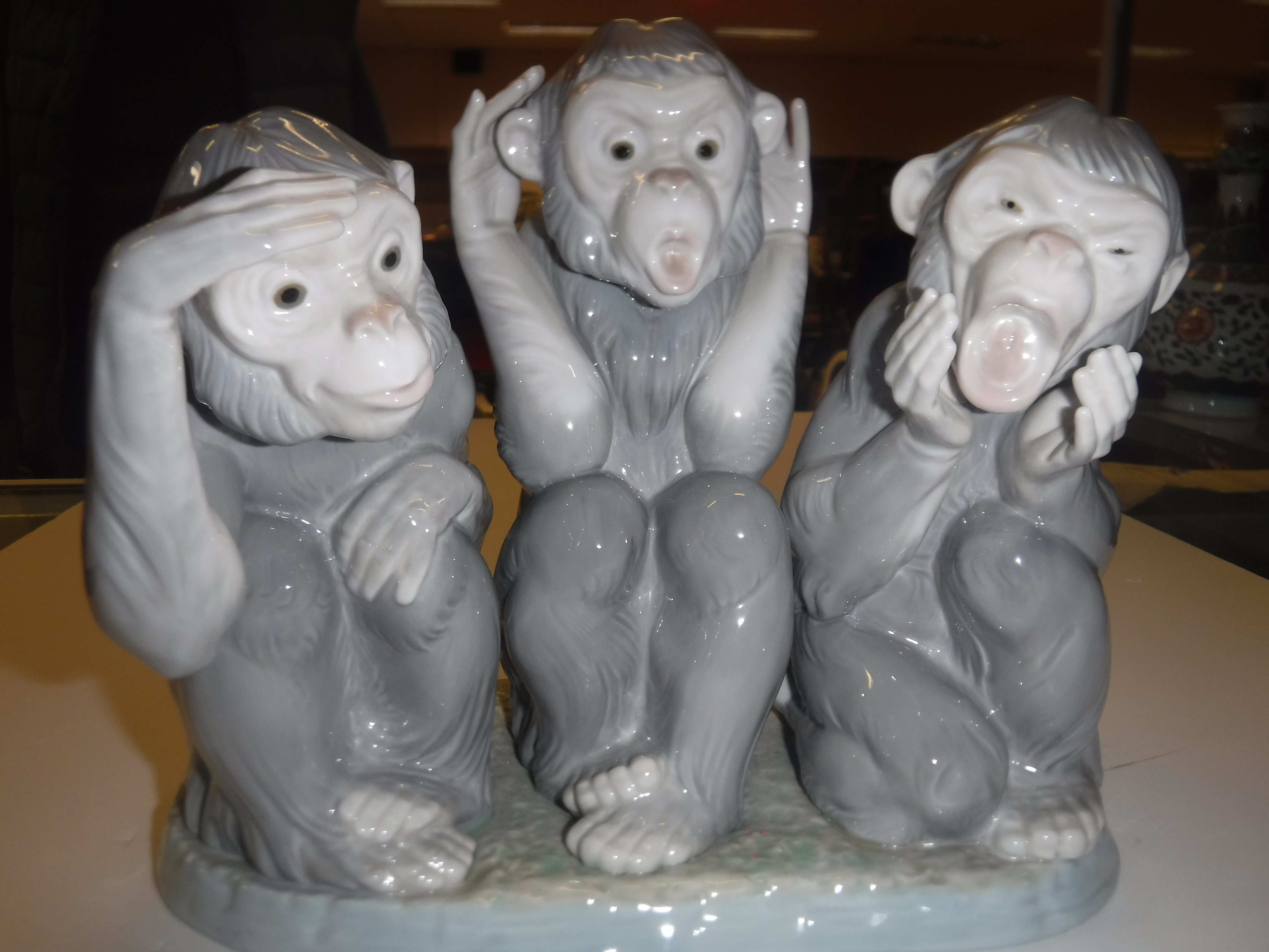 A Lladro figure group of three monkeys " - Image 3 of 8