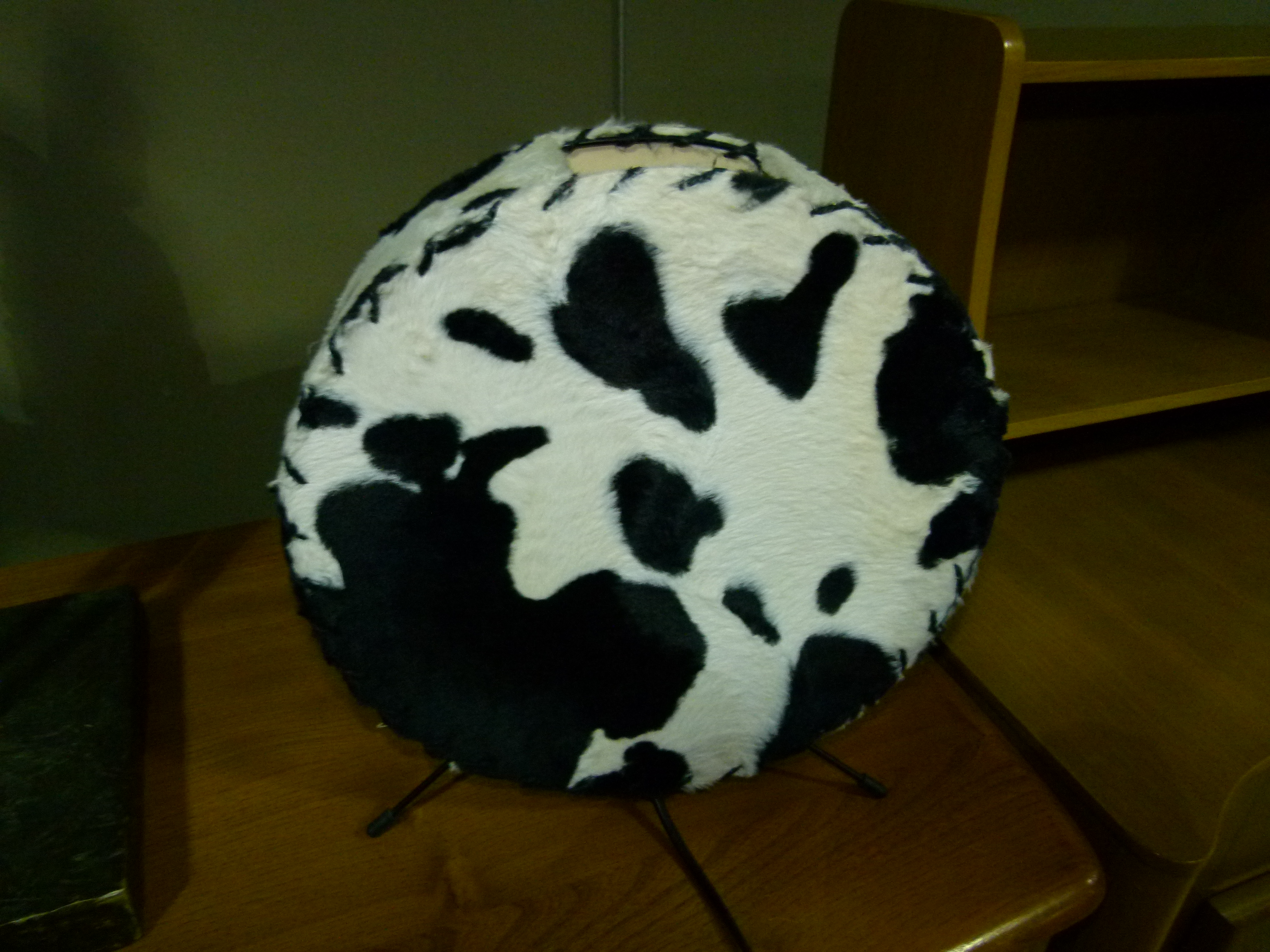 A black and white 'cow hide' table lamp, 32cm x 32cm - Image 6 of 7