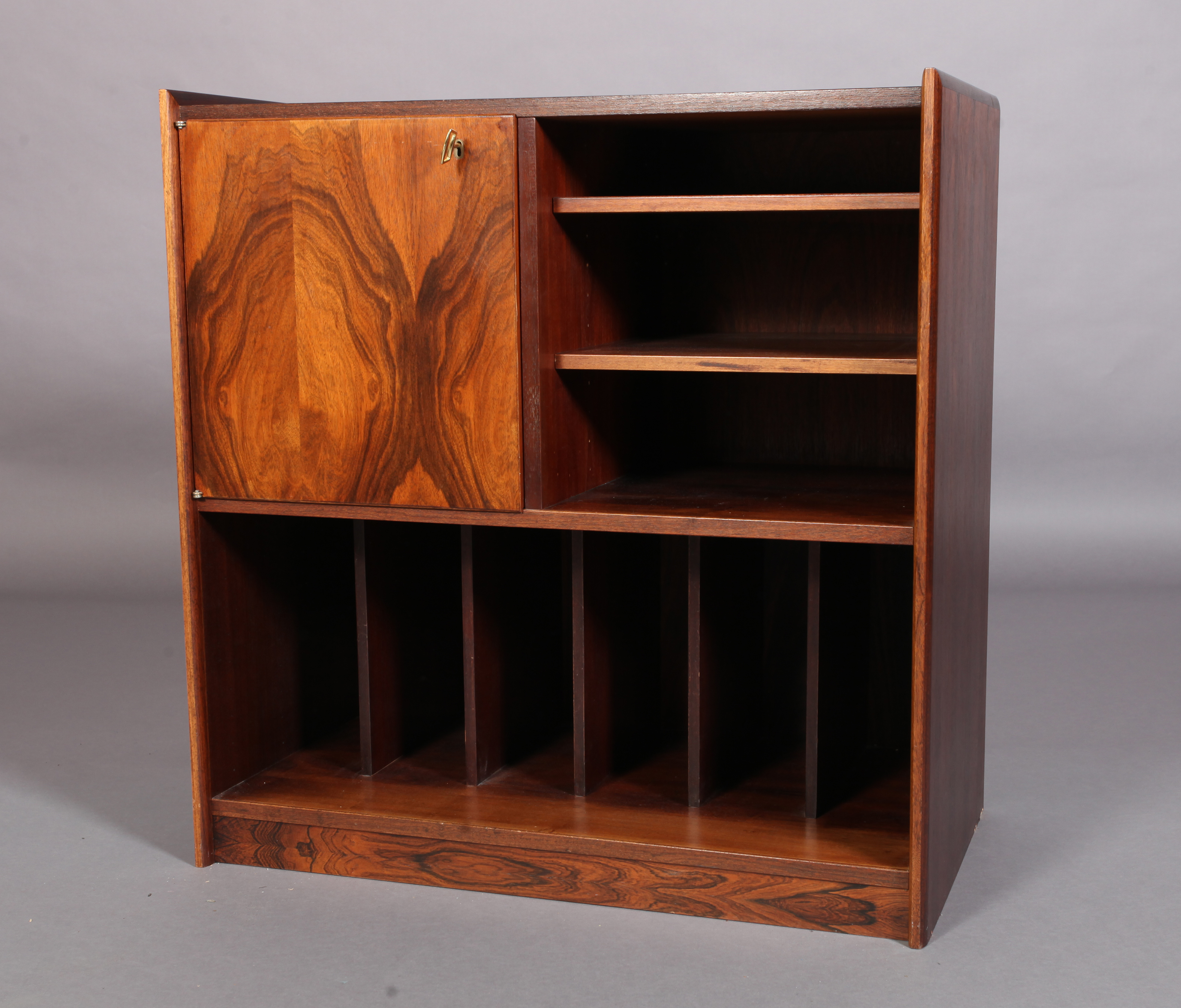 A rosewood veneered audio cabinet, the top above a single door cupboard, flanked by adjustable - Image 2 of 4