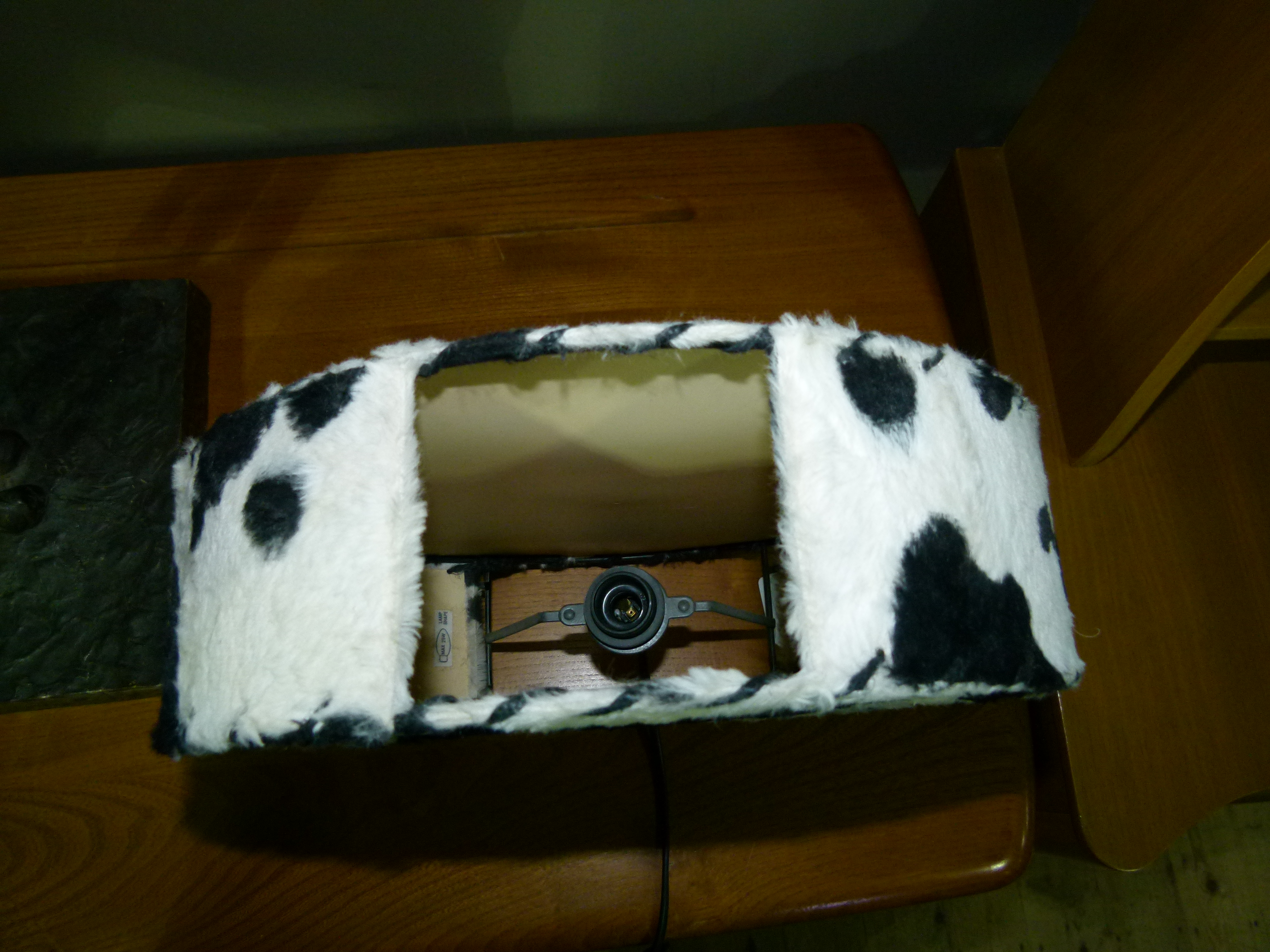 A black and white 'cow hide' table lamp, 32cm x 32cm - Image 5 of 7