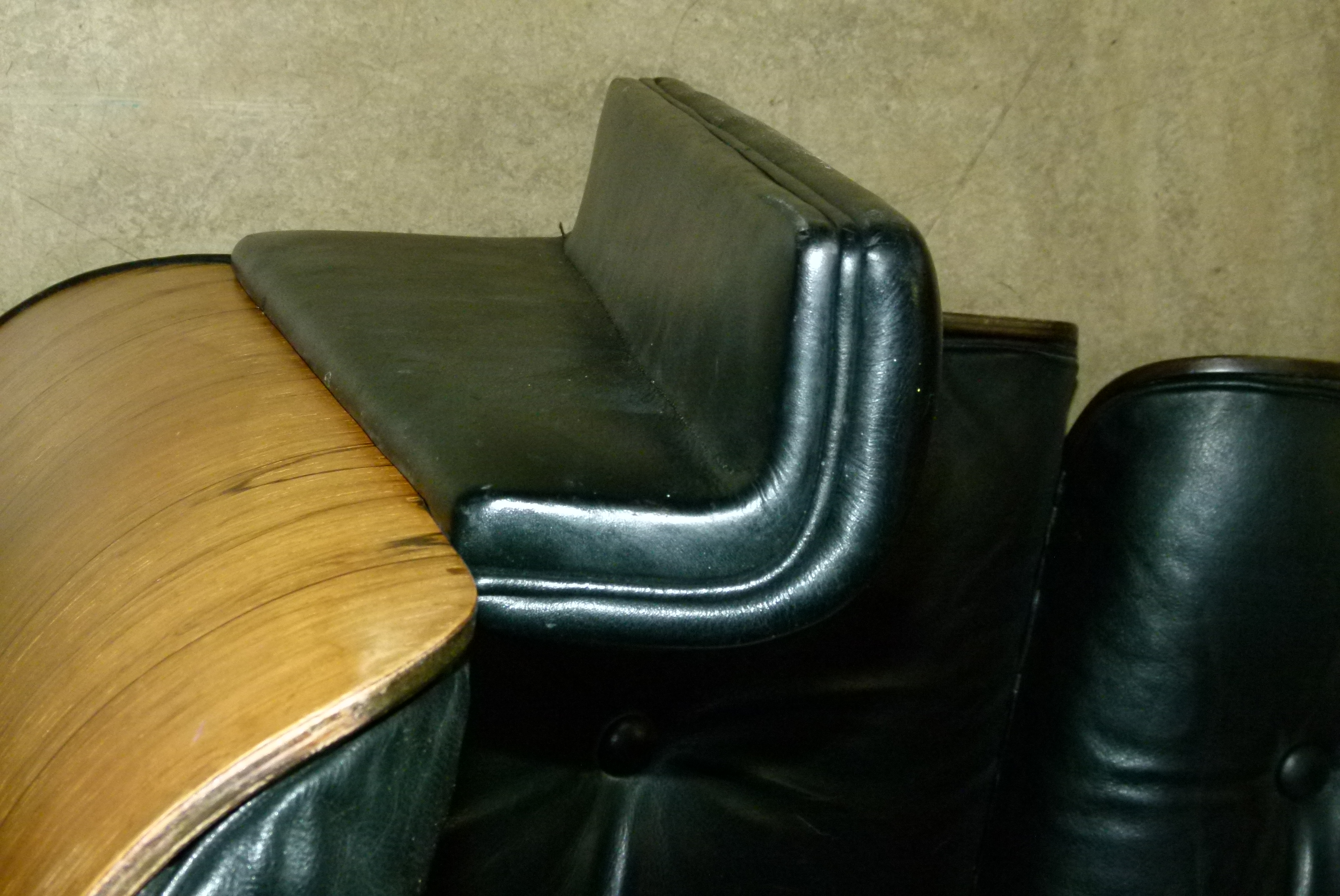 Style of Eames, Lounge Chair, c.1980/1990s, rosewood, button black leather - Image 19 of 19