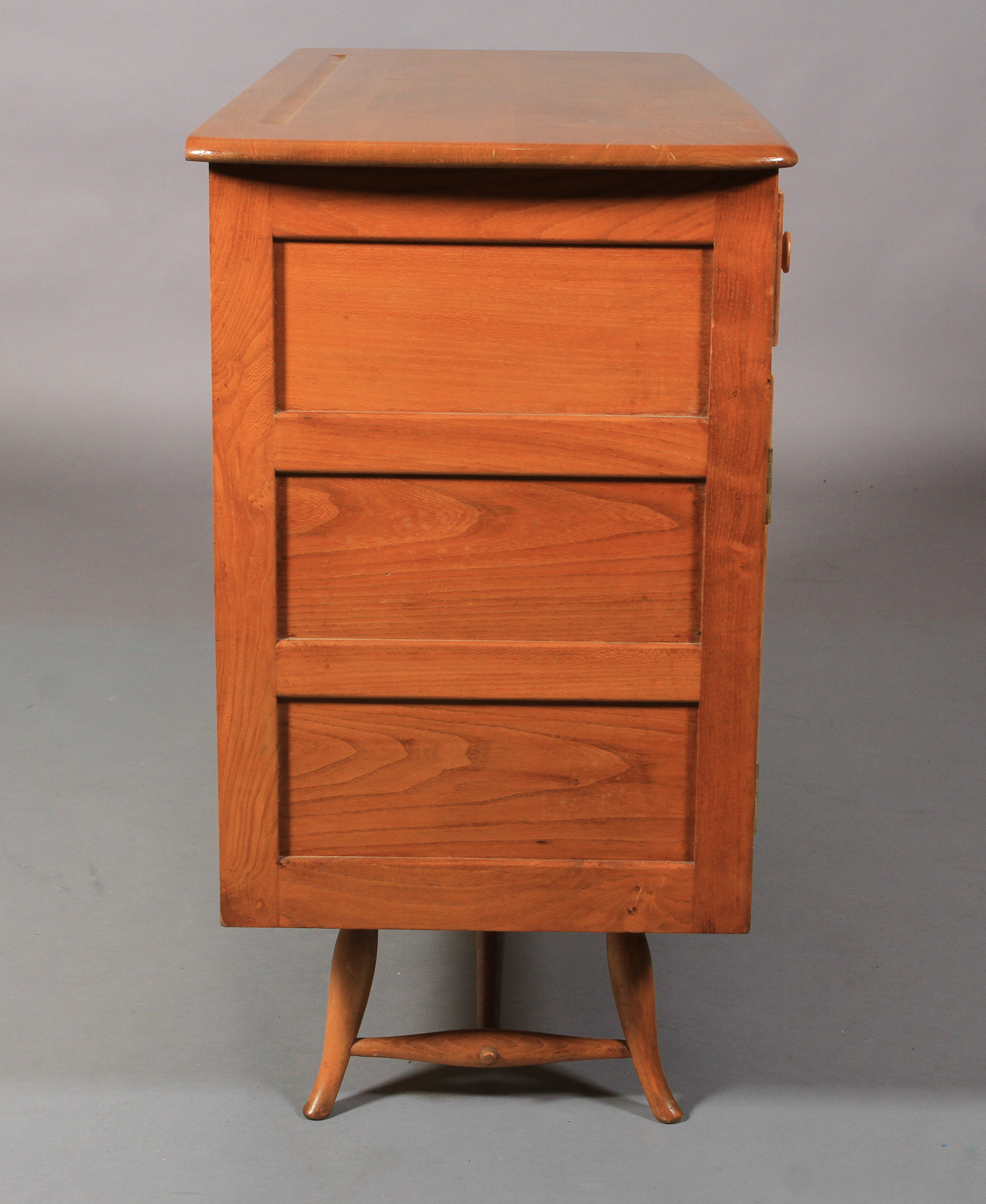 Ercol, a pale elm sideboard, c.1955/60 two frieze drawers above two twin indented panel cupboard - Image 4 of 5