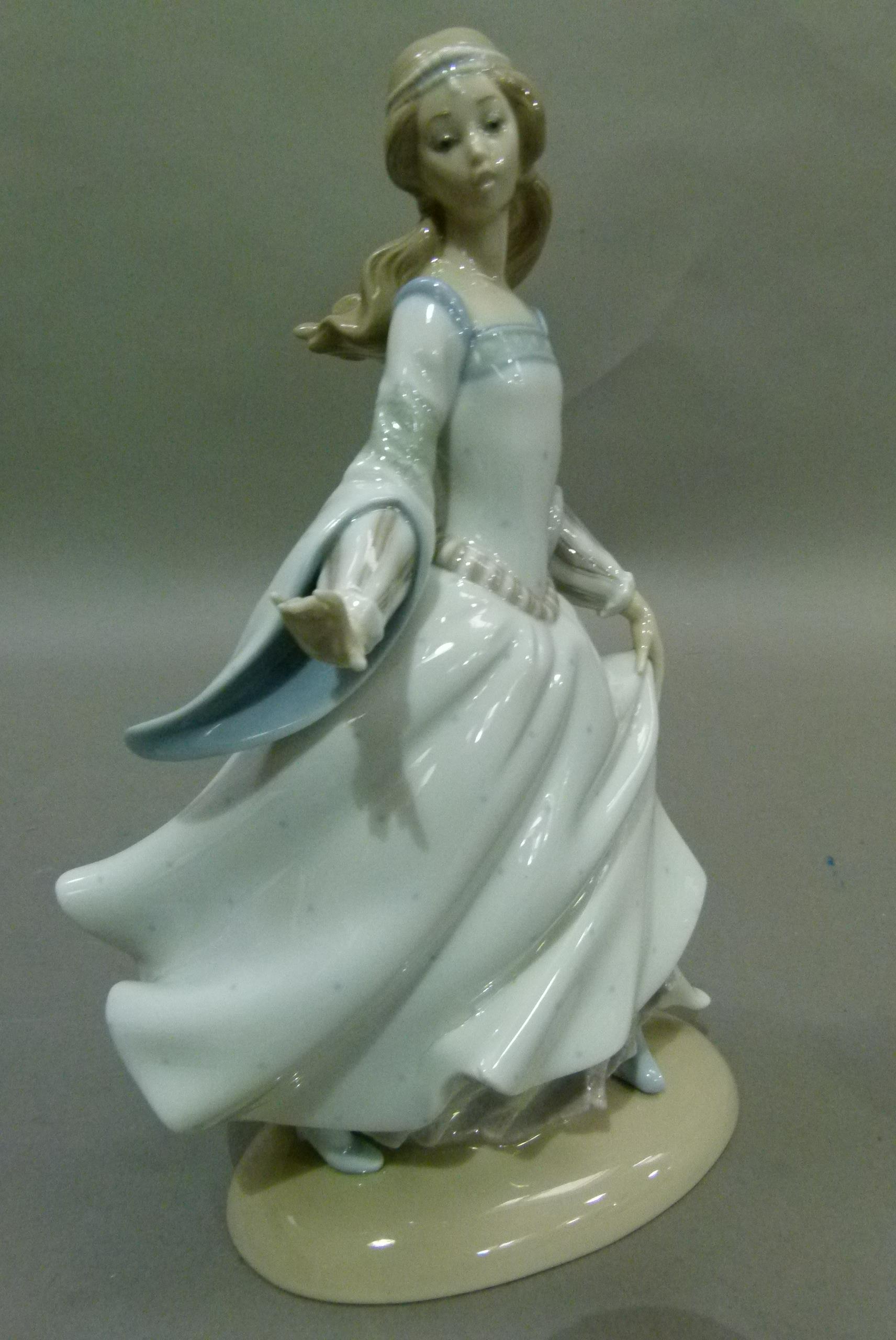 A Lladro Cinderella, code 4828, year 1972, 25cm high, (damage to cloak tip at the back) together - Image 2 of 8