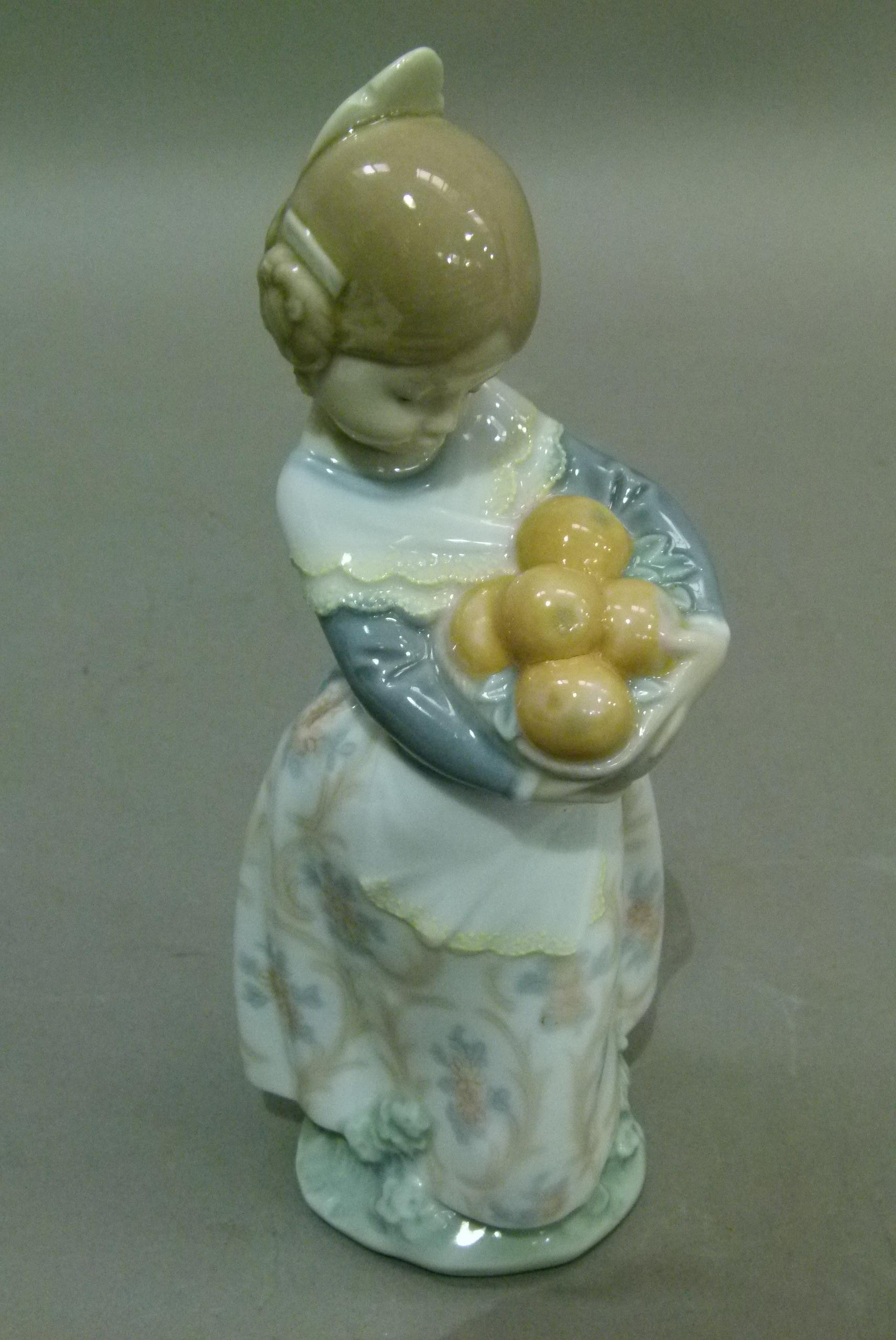 A Lladro Girl from Valencia, code 4841, year 1973, 18cm high - Image 2 of 5