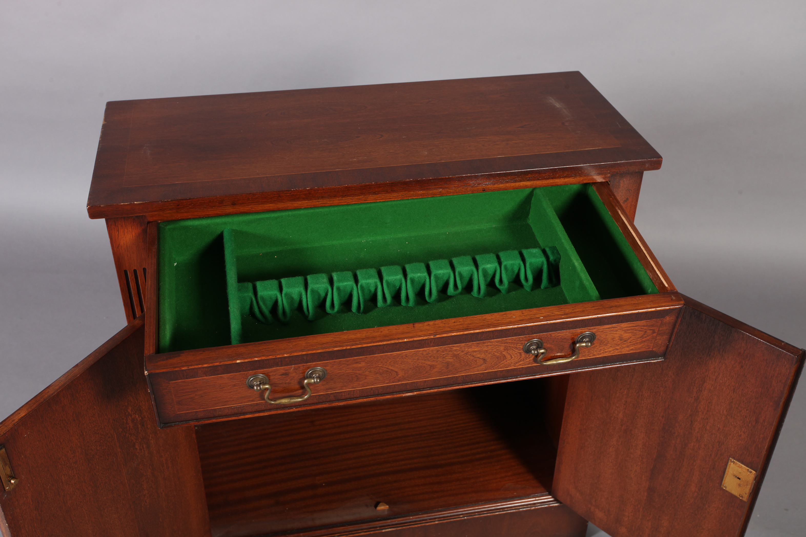 A reproduction mahogany cupboard crossbanded and box wood strung, the single frieze drawer baize - Image 3 of 4