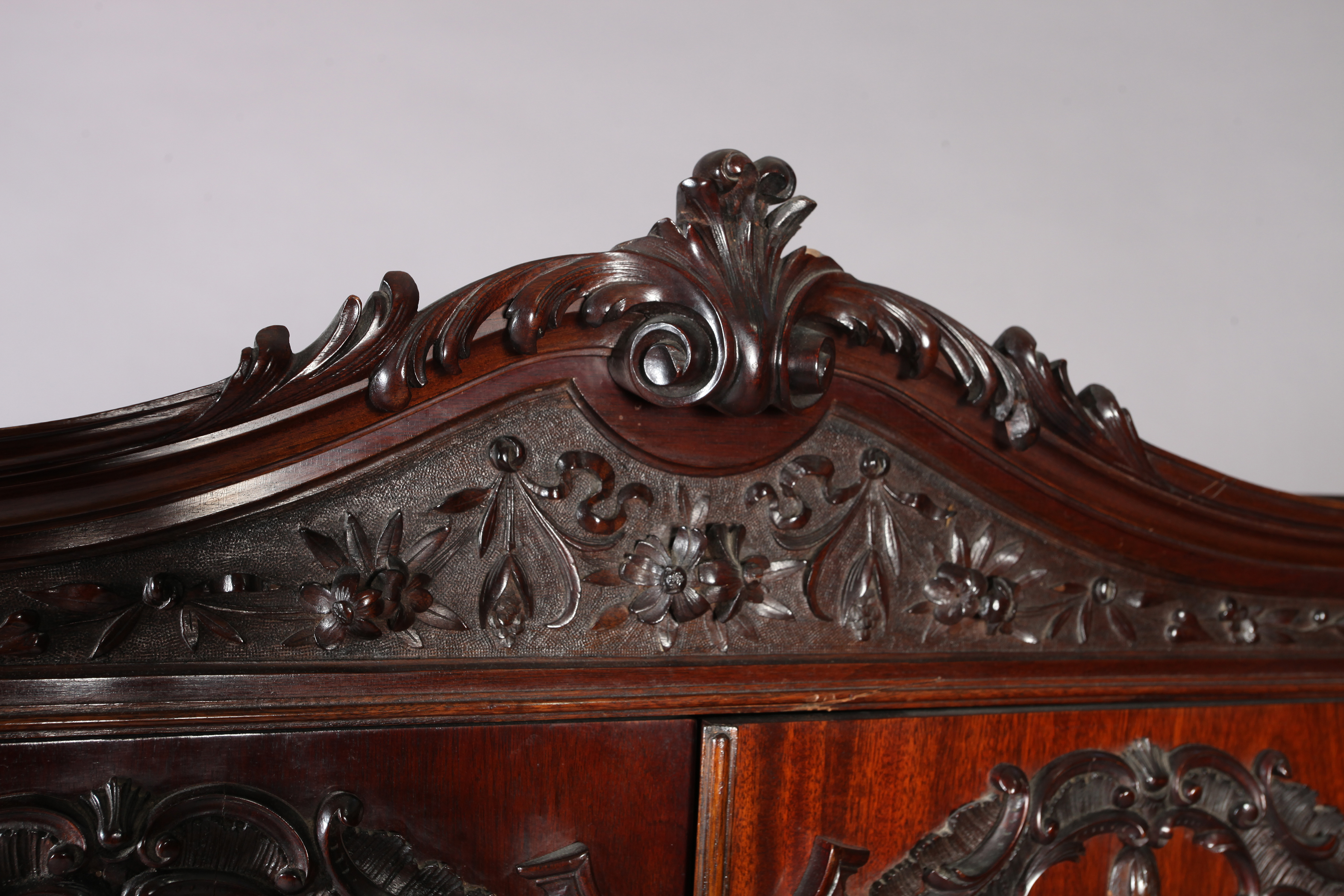 An Edwardian mahogany drinks cabinet with ornate foliate carved serpentine top, the frieze carved - Image 2 of 9