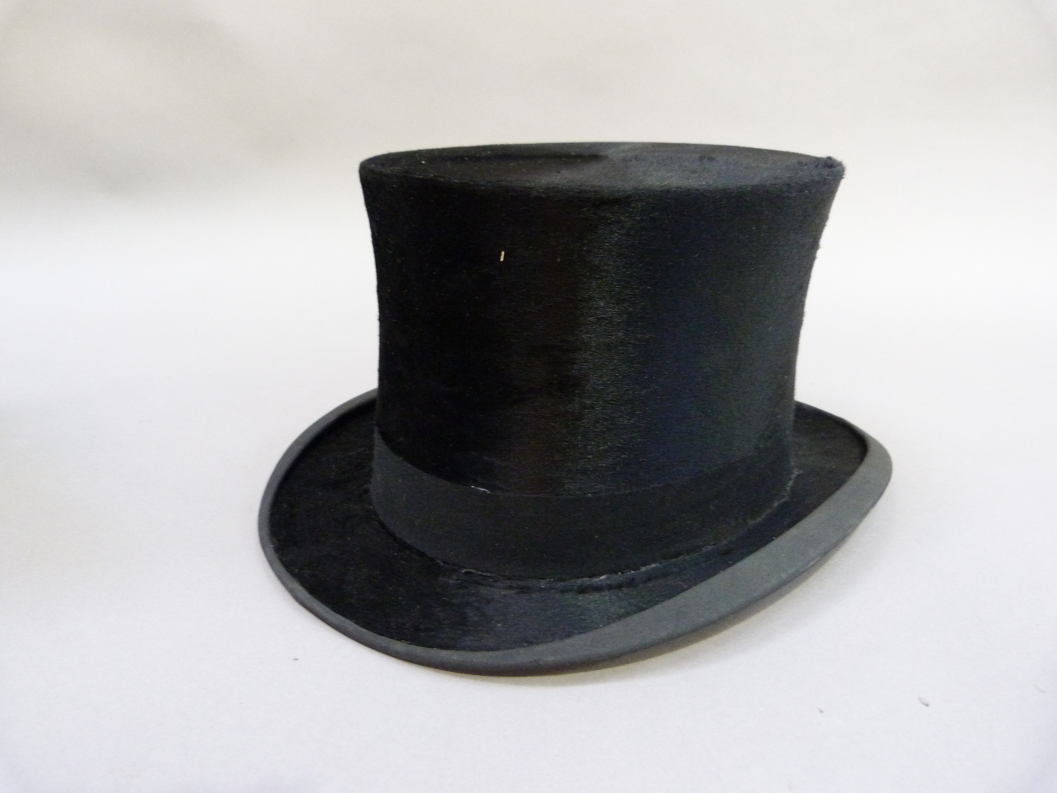 A gentleman's top hat by Lincoln Bennet & Co, in original carrying box - Image 5 of 5