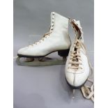 A pair of ice skates, size 6