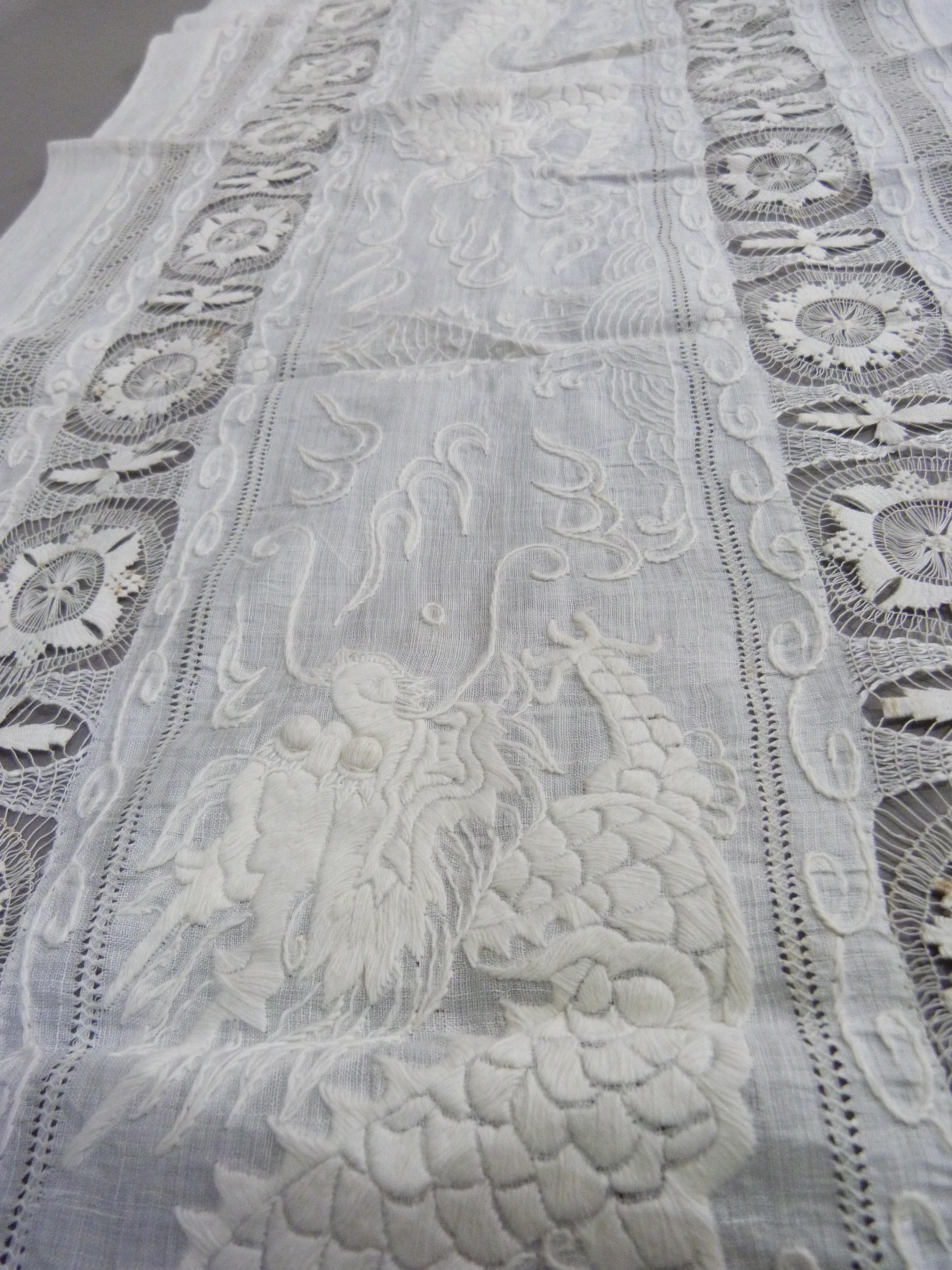 Sets of white with blue embroidery table runners comprising of one large, two medium and three - Image 3 of 4