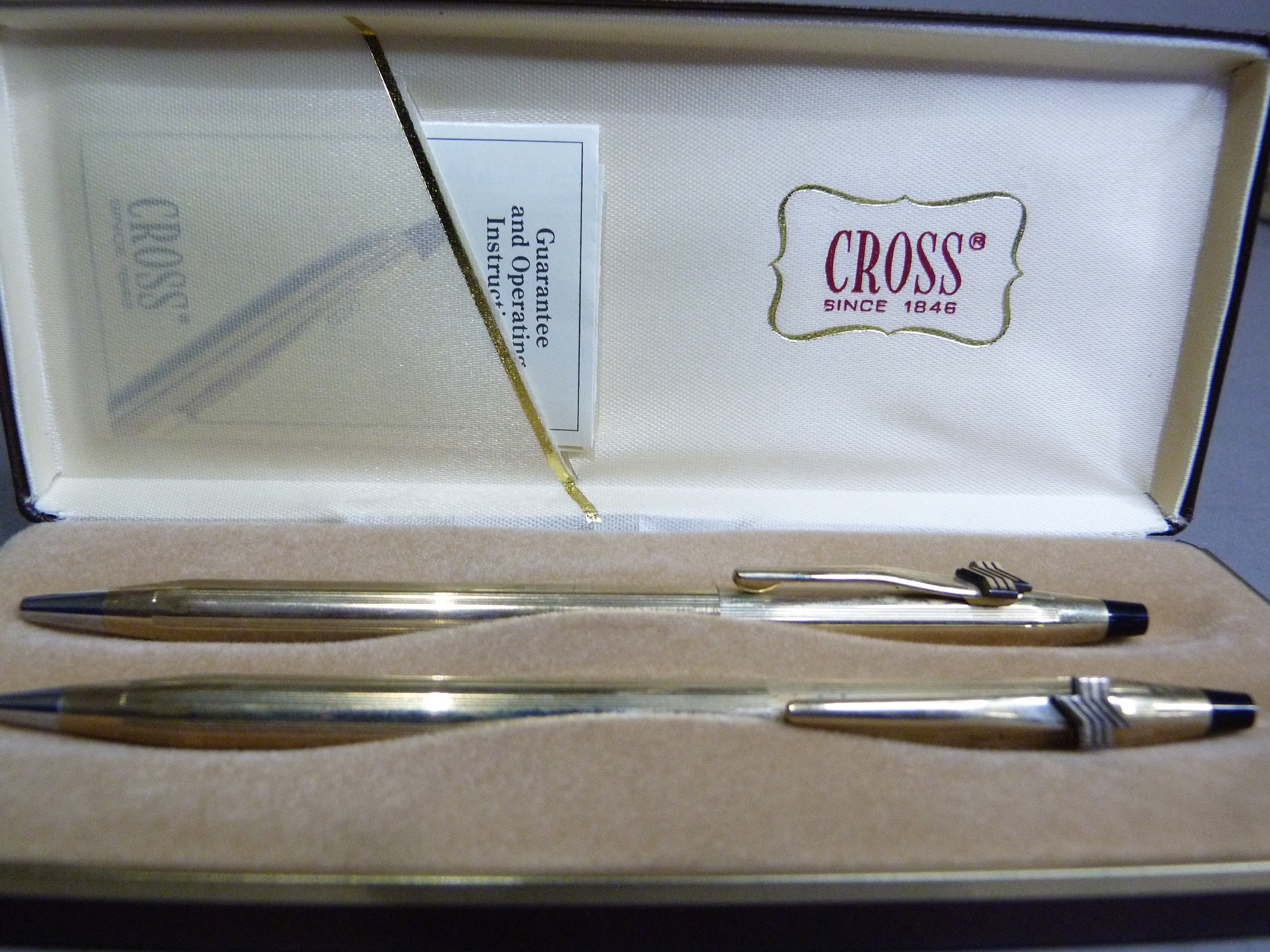 A gilt metal Cross ball point pen and retractable pencil in original box - Image 2 of 5