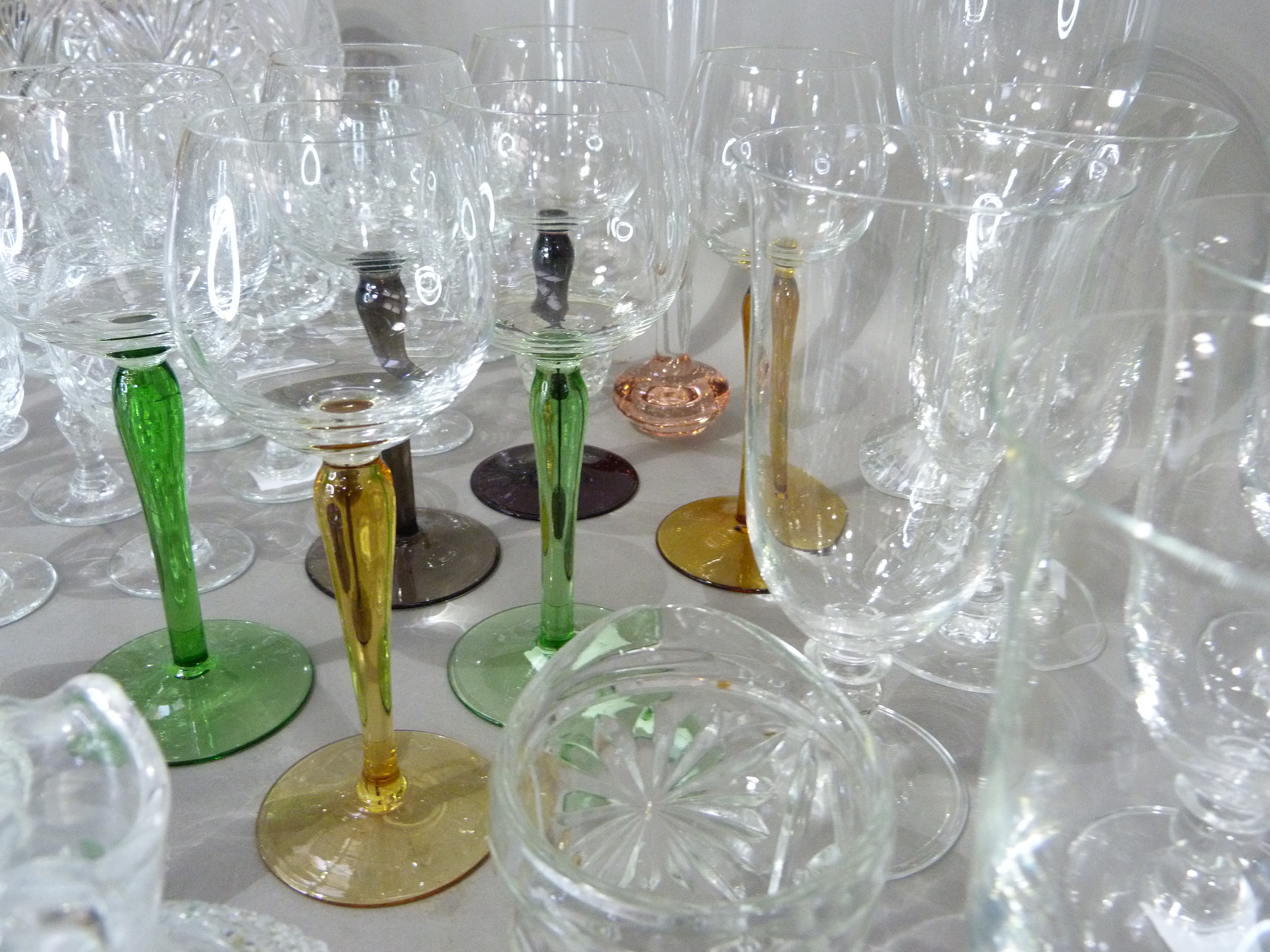 A quantity of cut and plain glassware including harlequin hocks, cut glass rose bowl, vases etc - Image 4 of 6