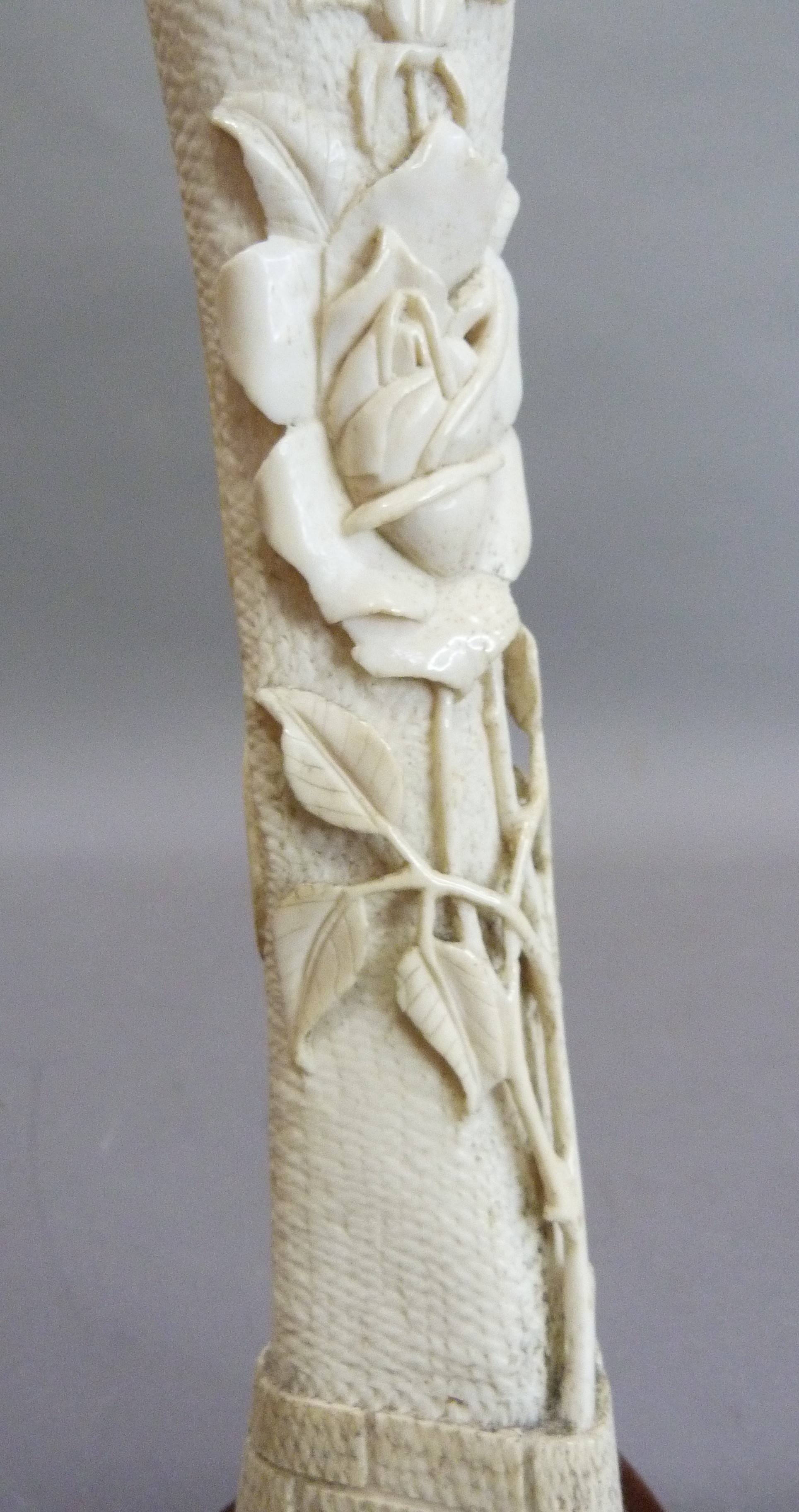 A bone carving of a castle turret with rose briar, the reverse with cartouche and Isle of Man - Image 3 of 3