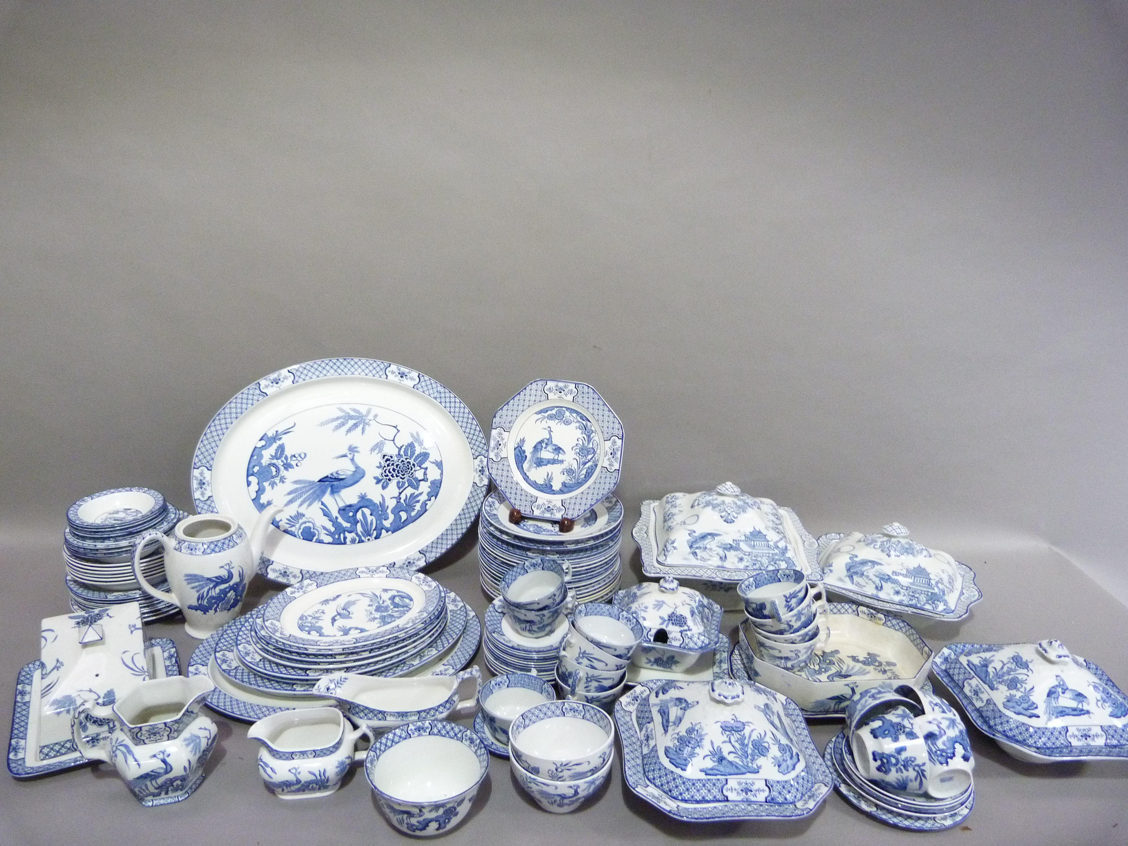 An extensive yuan ware blue and white dinner service - Image 6 of 6