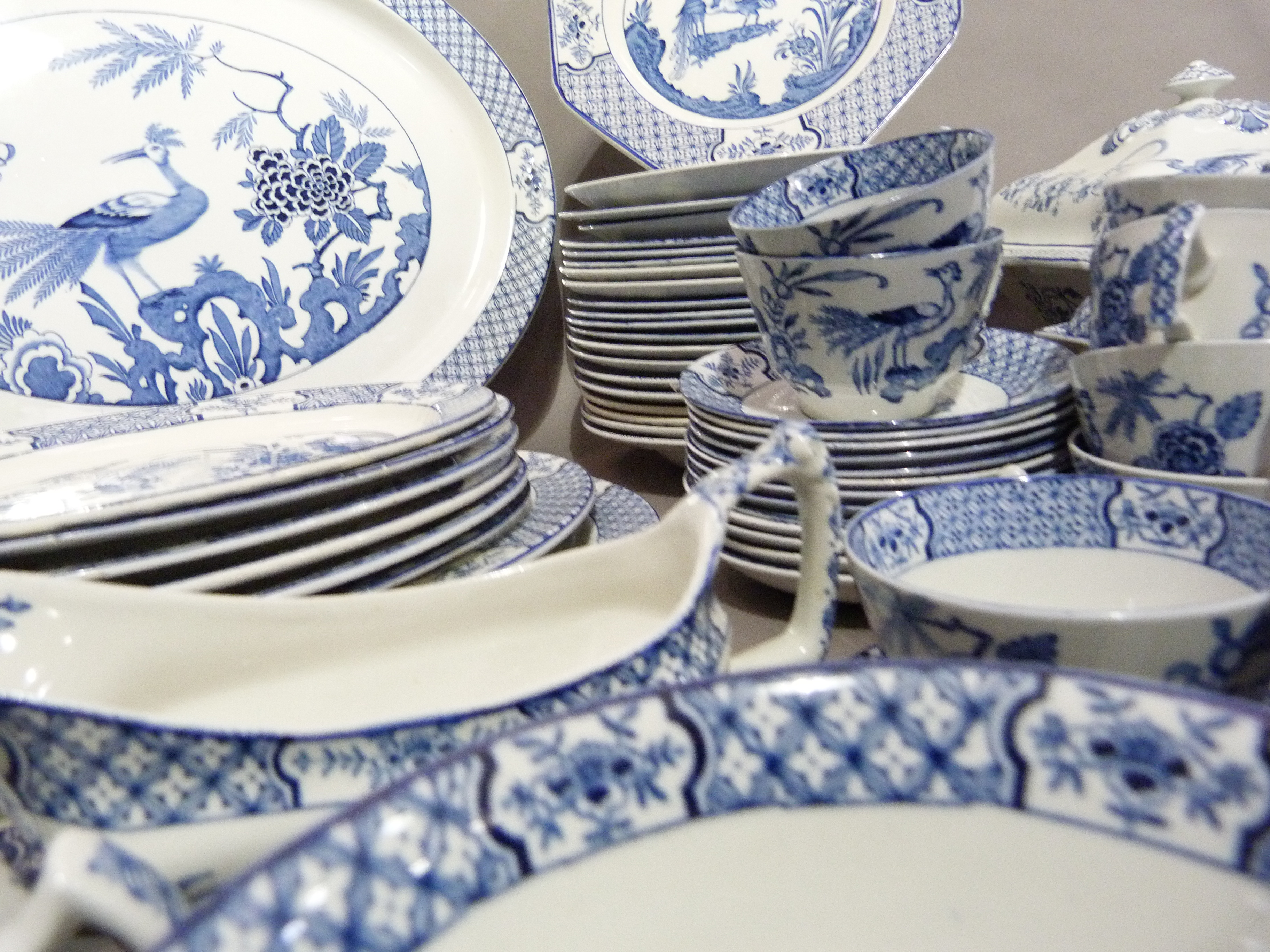An extensive yuan ware blue and white dinner service - Image 3 of 6